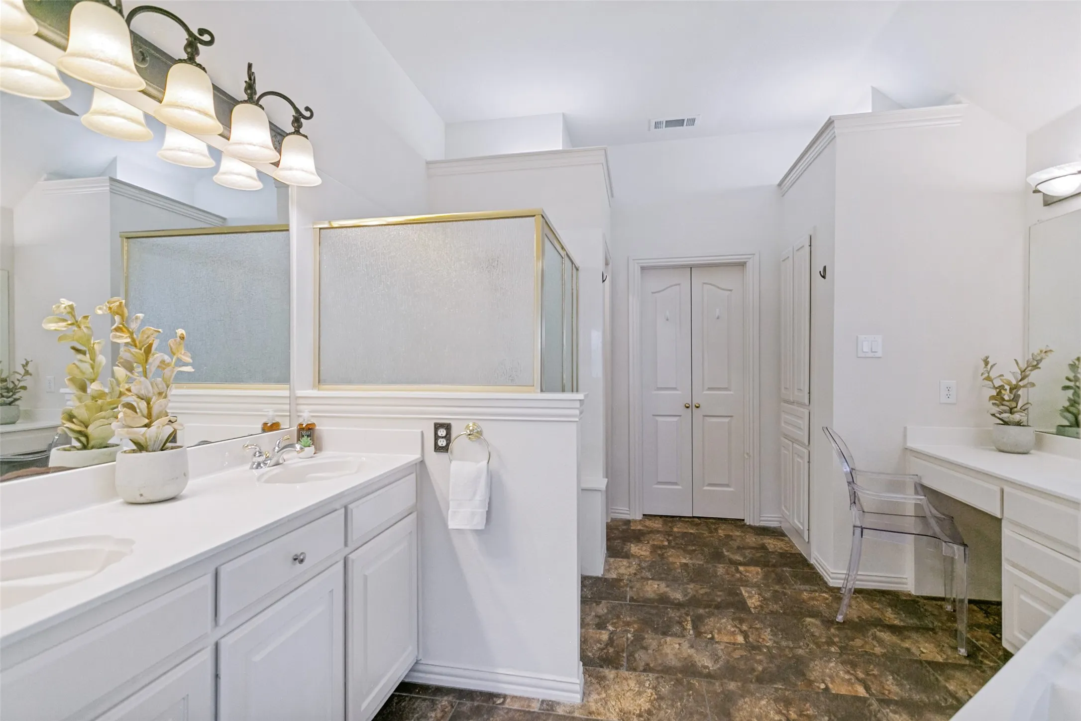 Single Family Residence For Sale in Collin County , 3320 Sedona Lane, Plano, Texas 75025, 3 Bedroom, 3 Bathroom, 2 Garage spaces, 2,373 Sqft, built in 1999, mls#21309279, Real Estate Agent in Plano, Homes For Sale in Collin county, Homes For Sale in Plano, Realtor in Plano Texas, Real Estate Brokerage Independent Realty Texas, Luminita Cordes Realtor