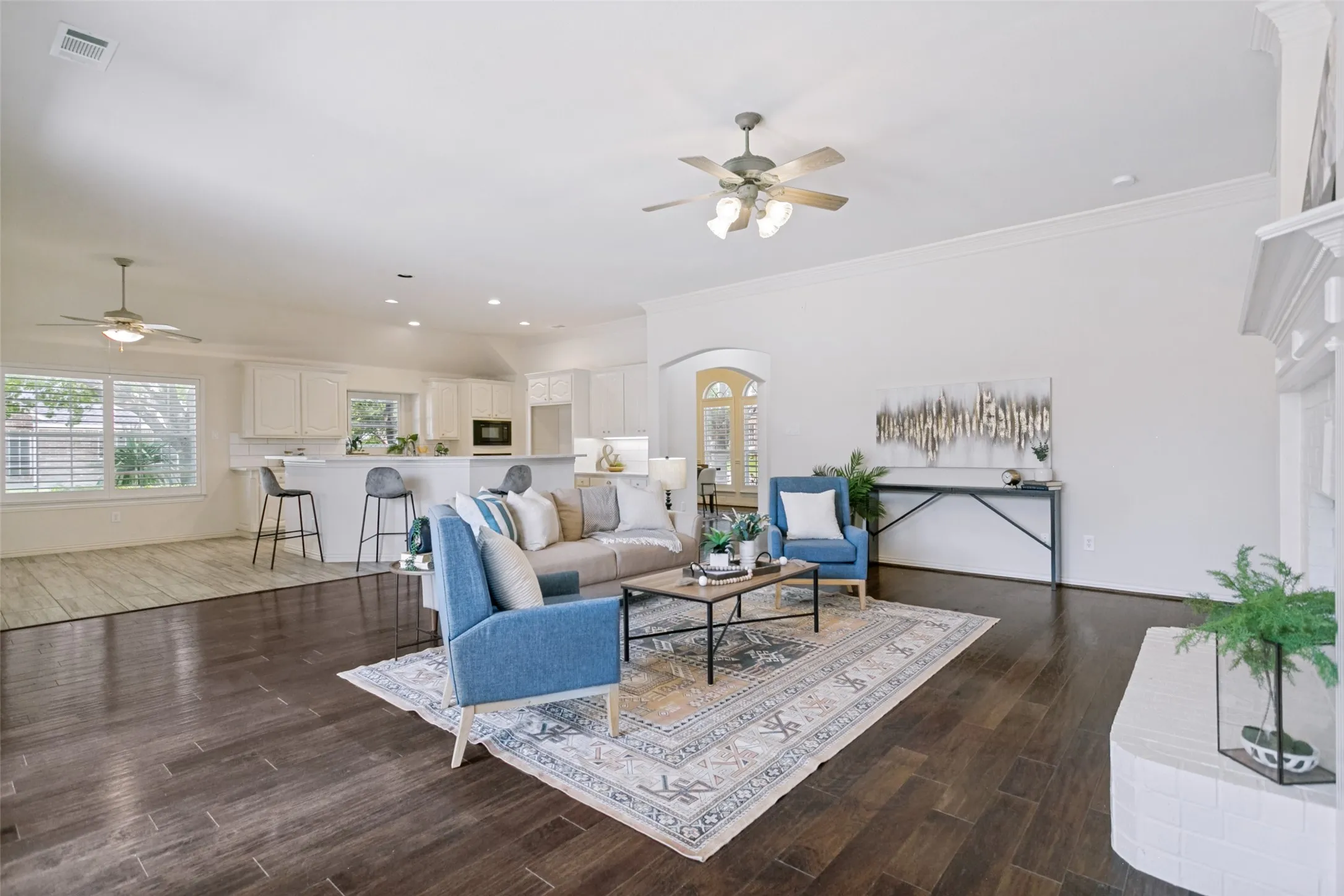 Single Family Residence For Sale in Collin County , 3320 Sedona Lane, Plano, Texas 75025, 3 Bedroom, 3 Bathroom, 2 Garage spaces, 2,373 Sqft, built in 1999, mls#21309279, Real Estate Agent in Plano, Homes For Sale in Collin county, Homes For Sale in Plano, Realtor in Plano Texas, Real Estate Brokerage Independent Realty Texas, Luminita Cordes Realtor