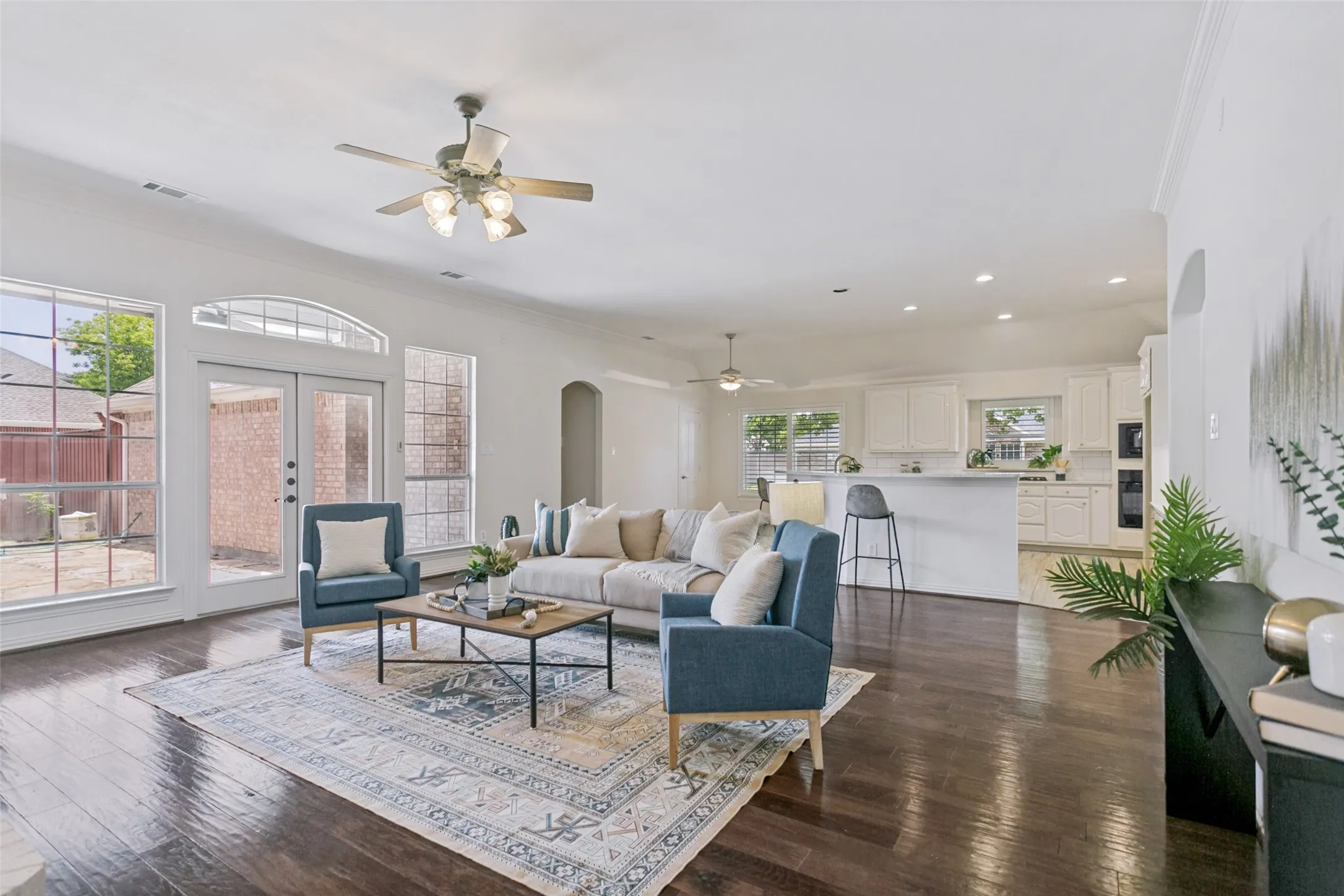 Single Family Residence For Sale in Collin County , 3320 Sedona Lane, Plano, Texas 75025, 3 Bedroom, 3 Bathroom, 2 Garage spaces, 2,373 Sqft, built in 1999, mls#21309279, Real Estate Agent in Plano, Homes For Sale in Collin county, Homes For Sale in Plano, Realtor in Plano Texas, Real Estate Brokerage Independent Realty Texas, Luminita Cordes Realtor