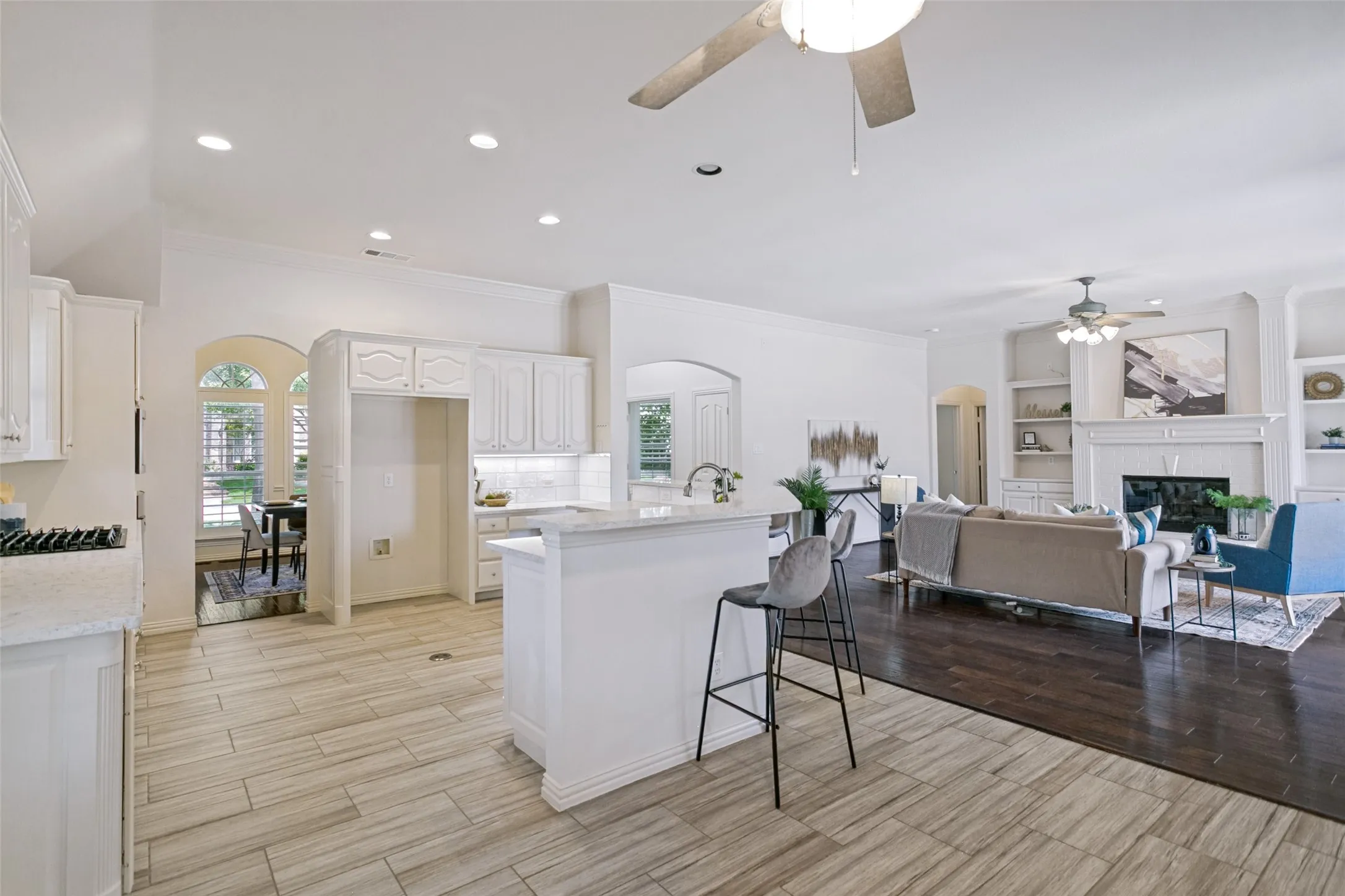 Single Family Residence For Sale in Collin County , 3320 Sedona Lane, Plano, Texas 75025, 3 Bedroom, 3 Bathroom, 2 Garage spaces, 2,373 Sqft, built in 1999, mls#21309279, Real Estate Agent in Plano, Homes For Sale in Collin county, Homes For Sale in Plano, Realtor in Plano Texas, Real Estate Brokerage Independent Realty Texas, Luminita Cordes Realtor