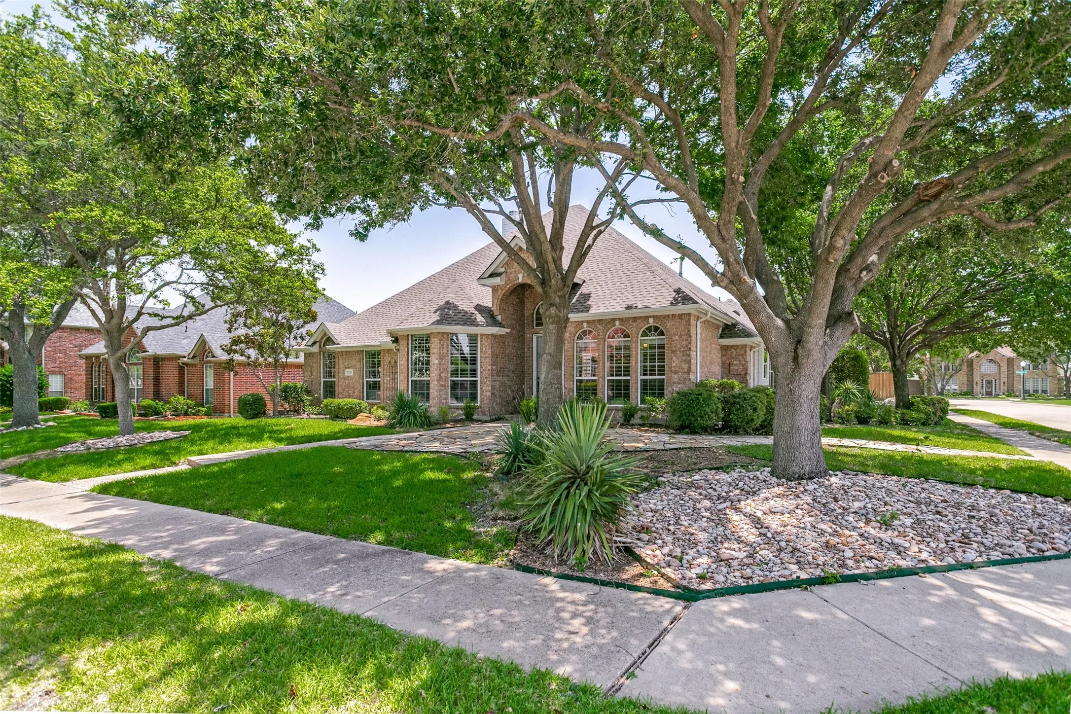 Single Family Residence For Sale in Collin County , 3320 Sedona Lane, Plano, Texas 75025, 3 Bedroom, 3 Bathroom, 2 Garage spaces, 2,373 Sqft, built in 1999, mls#21309279, Real Estate Agent in Plano, Homes For Sale in Collin county, Homes For Sale in Plano, Realtor in Plano Texas, Real Estate Brokerage Independent Realty Texas, Luminita Cordes Realtor