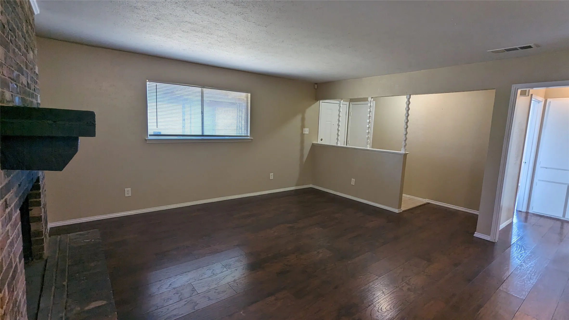 Duplex For Rent in Dallas County , 1434 Deborah Avenue, De Soto, Texas 75115, 2 Bedroom, 2 Bathroom, Garage spaces, 1,080 Sqft, built in 1971, mls#21313728, Real Estate Agent in De Soto, Homes For Rent in Dallas county, Homes For Rent in De Soto, Realtor in De Soto Texas, Real Estate Brokerage Independent Realty Texas, Luminita Cordes Realtor