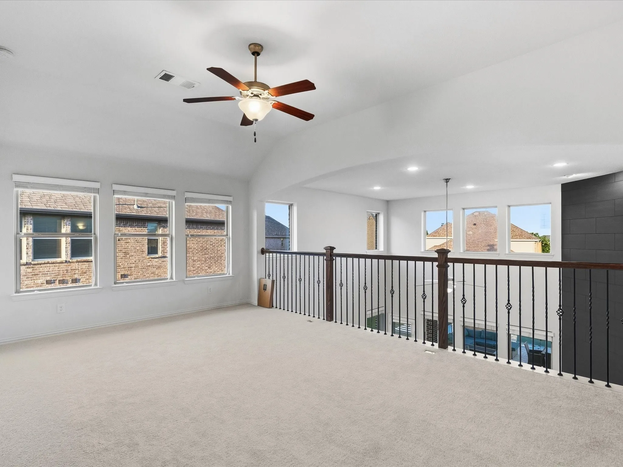 Single Family Residence For Sale in Denton County , 817 Winehart Street, Lewisville, Texas 75056, 5 Bedroom, 4 Bathroom, Garage spaces, 3,459 Sqft, built in 2016, mls#21316422, Real Estate Agent in Lewisville, Homes For Sale in Denton county, Homes For Sale in Lewisville, Realtor in Lewisville Texas, Real Estate Brokerage Independent Realty Texas, Luminita Cordes Realtor