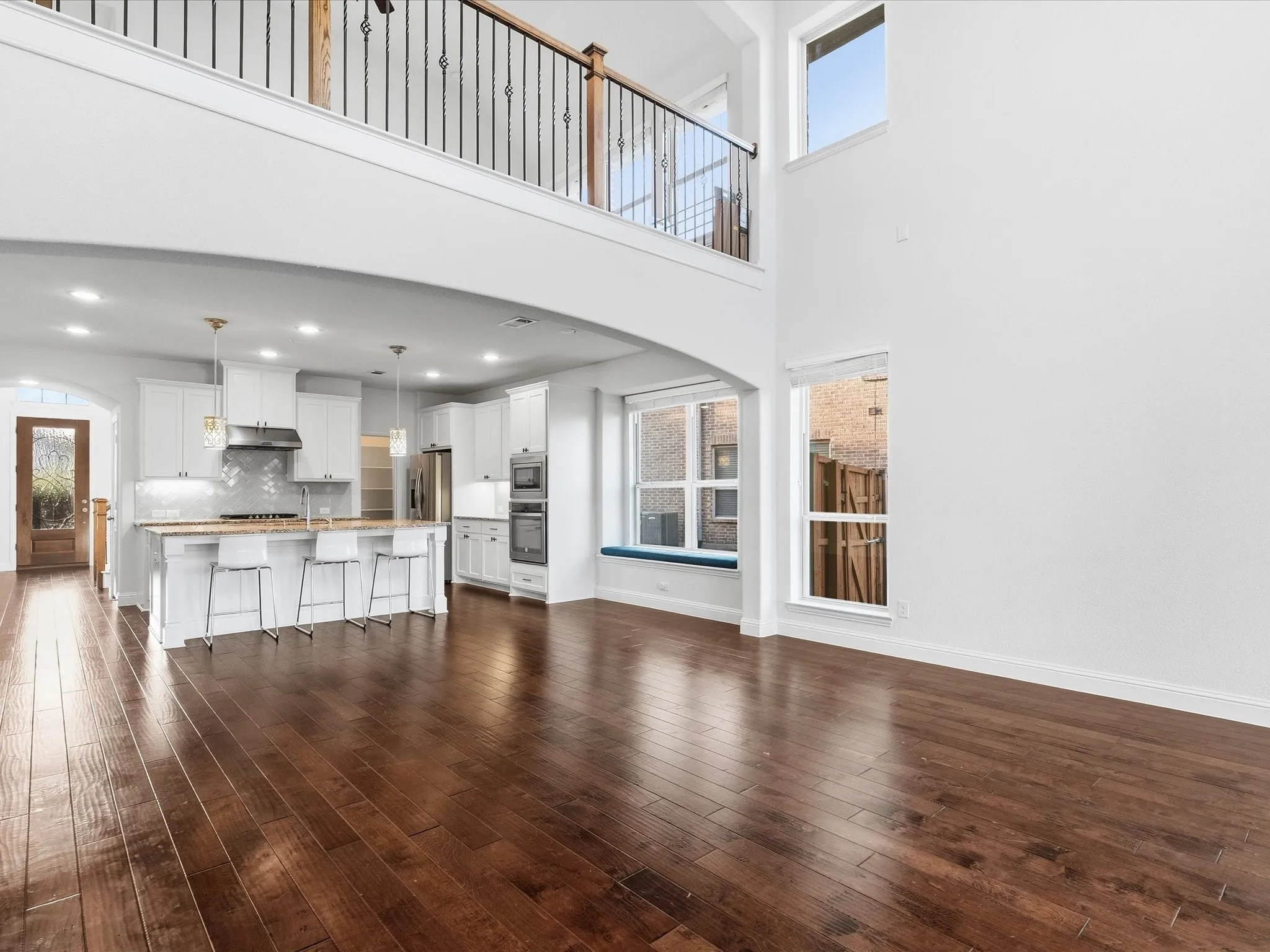 Single Family Residence For Sale in Denton County , 817 Winehart Street, Lewisville, Texas 75056, 5 Bedroom, 4 Bathroom, Garage spaces, 3,459 Sqft, built in 2016, mls#21316422, Real Estate Agent in Lewisville, Homes For Sale in Denton county, Homes For Sale in Lewisville, Realtor in Lewisville Texas, Real Estate Brokerage Independent Realty Texas, Luminita Cordes Realtor