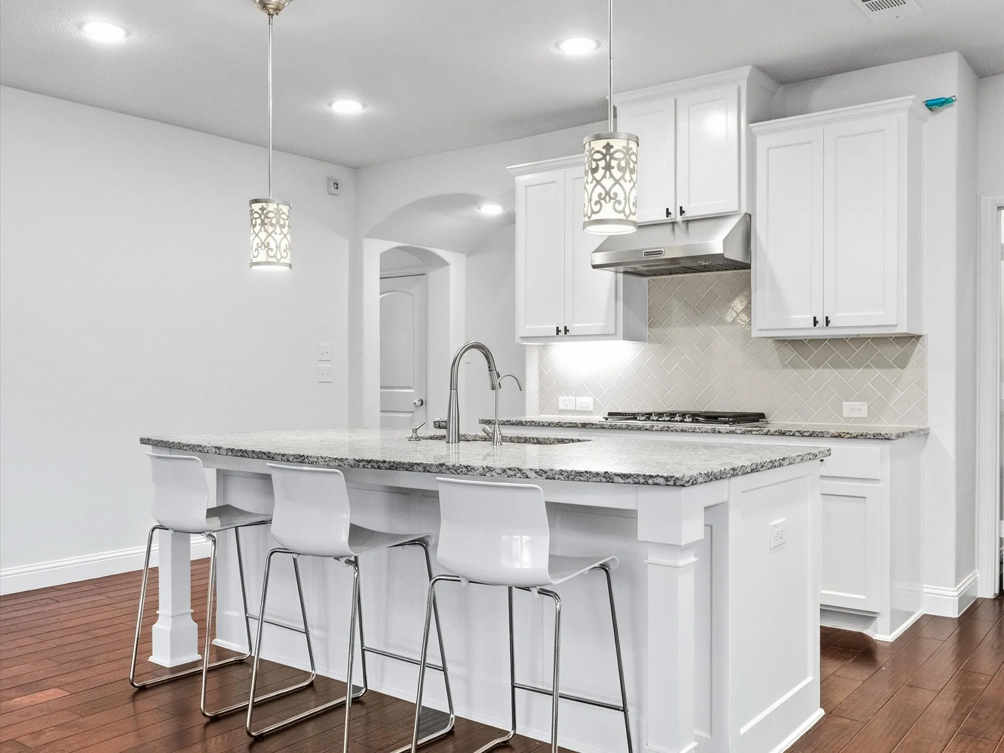 Single Family Residence For Sale in Denton County , 817 Winehart Street, Lewisville, Texas 75056, 5 Bedroom, 4 Bathroom, Garage spaces, 3,459 Sqft, built in 2016, mls#21316422, Real Estate Agent in Lewisville, Homes For Sale in Denton county, Homes For Sale in Lewisville, Realtor in Lewisville Texas, Real Estate Brokerage Independent Realty Texas, Luminita Cordes Realtor