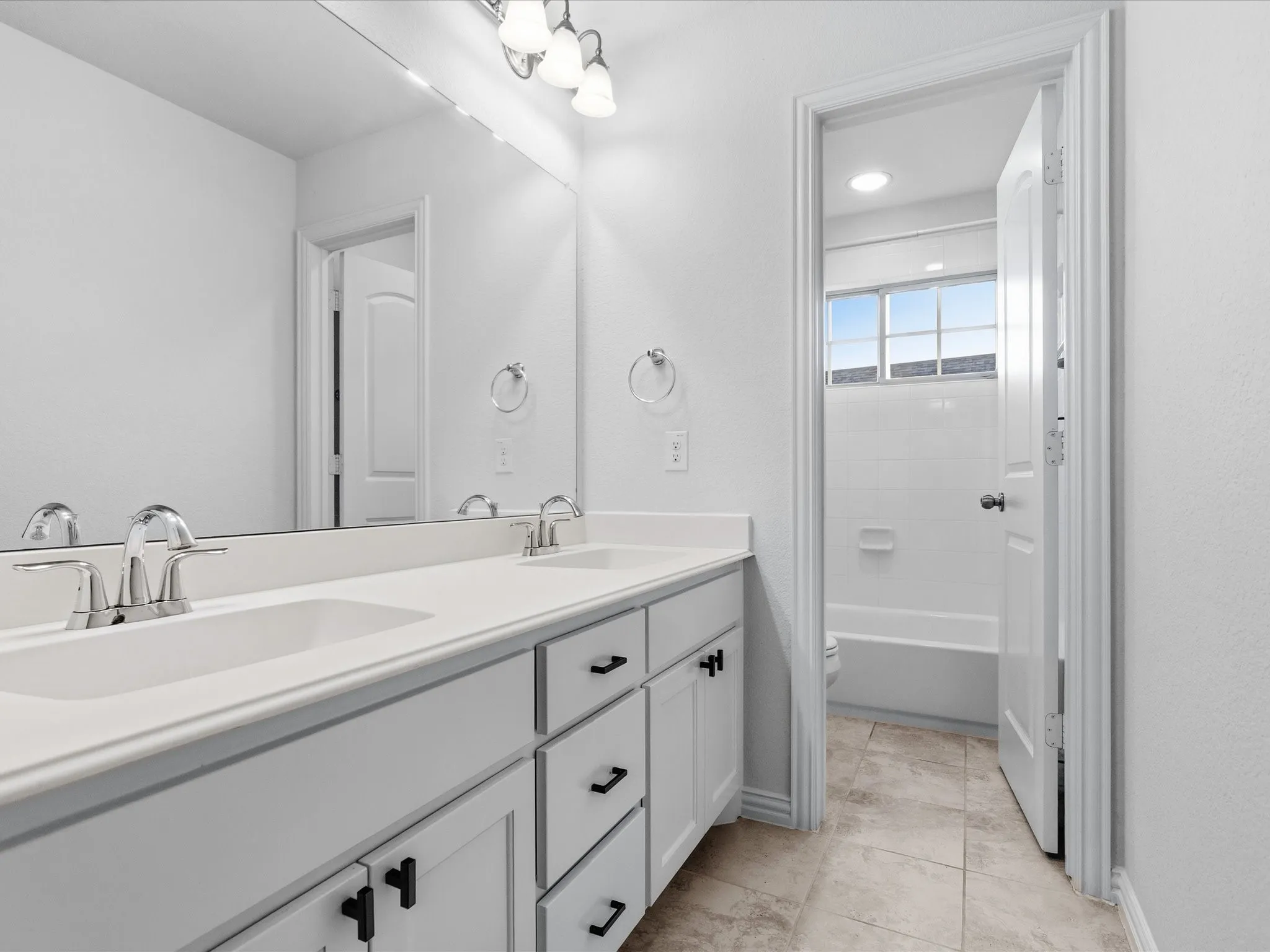 Single Family Residence For Sale in Denton County , 817 Winehart Street, Lewisville, Texas 75056, 5 Bedroom, 4 Bathroom, Garage spaces, 3,459 Sqft, built in 2016, mls#21316422, Real Estate Agent in Lewisville, Homes For Sale in Denton county, Homes For Sale in Lewisville, Realtor in Lewisville Texas, Real Estate Brokerage Independent Realty Texas, Luminita Cordes Realtor