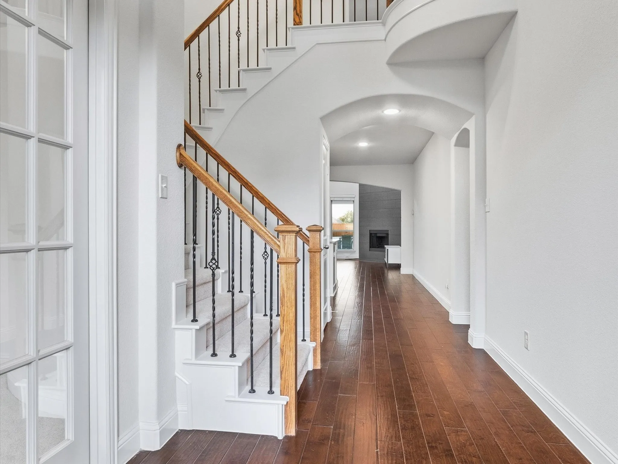 Single Family Residence For Sale in Denton County , 817 Winehart Street, Lewisville, Texas 75056, 5 Bedroom, 4 Bathroom, Garage spaces, 3,459 Sqft, built in 2016, mls#21316422, Real Estate Agent in Lewisville, Homes For Sale in Denton county, Homes For Sale in Lewisville, Realtor in Lewisville Texas, Real Estate Brokerage Independent Realty Texas, Luminita Cordes Realtor