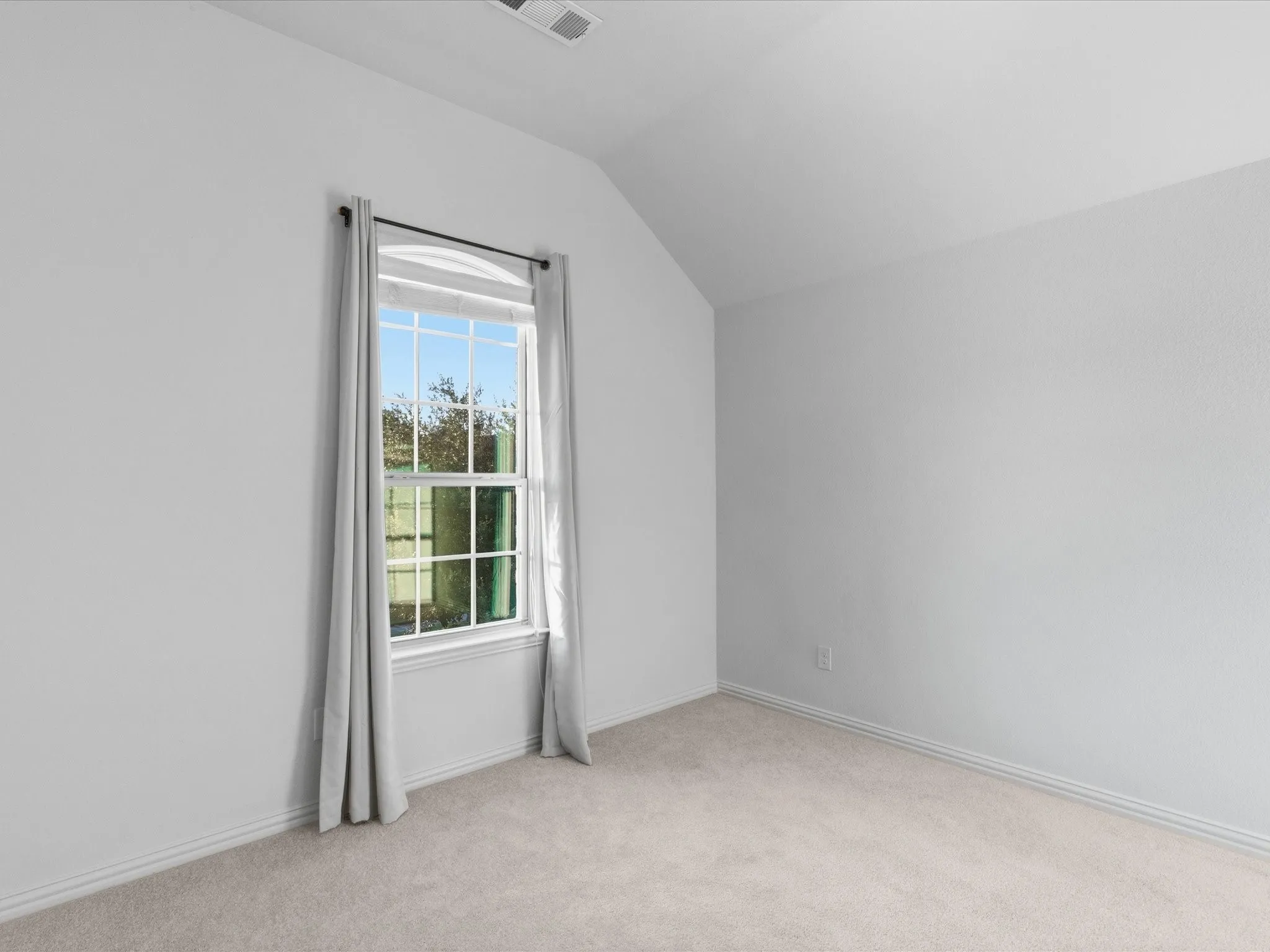 Single Family Residence For Sale in Denton County , 817 Winehart Street, Lewisville, Texas 75056, 5 Bedroom, 4 Bathroom, Garage spaces, 3,459 Sqft, built in 2016, mls#21316422, Real Estate Agent in Lewisville, Homes For Sale in Denton county, Homes For Sale in Lewisville, Realtor in Lewisville Texas, Real Estate Brokerage Independent Realty Texas, Luminita Cordes Realtor