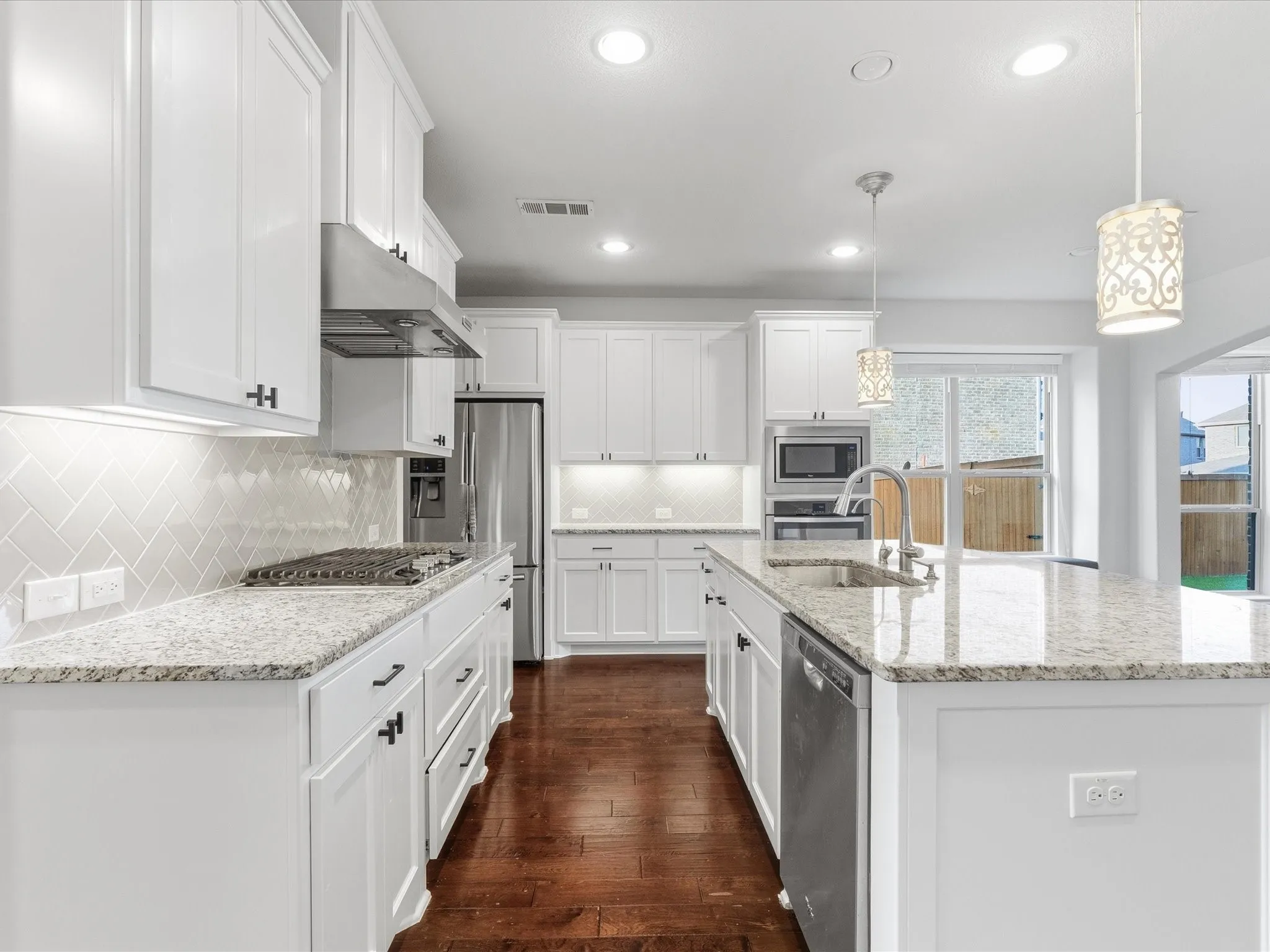 Single Family Residence For Sale in Denton County , 817 Winehart Street, Lewisville, Texas 75056, 5 Bedroom, 4 Bathroom, Garage spaces, 3,459 Sqft, built in 2016, mls#21316422, Real Estate Agent in Lewisville, Homes For Sale in Denton county, Homes For Sale in Lewisville, Realtor in Lewisville Texas, Real Estate Brokerage Independent Realty Texas, Luminita Cordes Realtor
