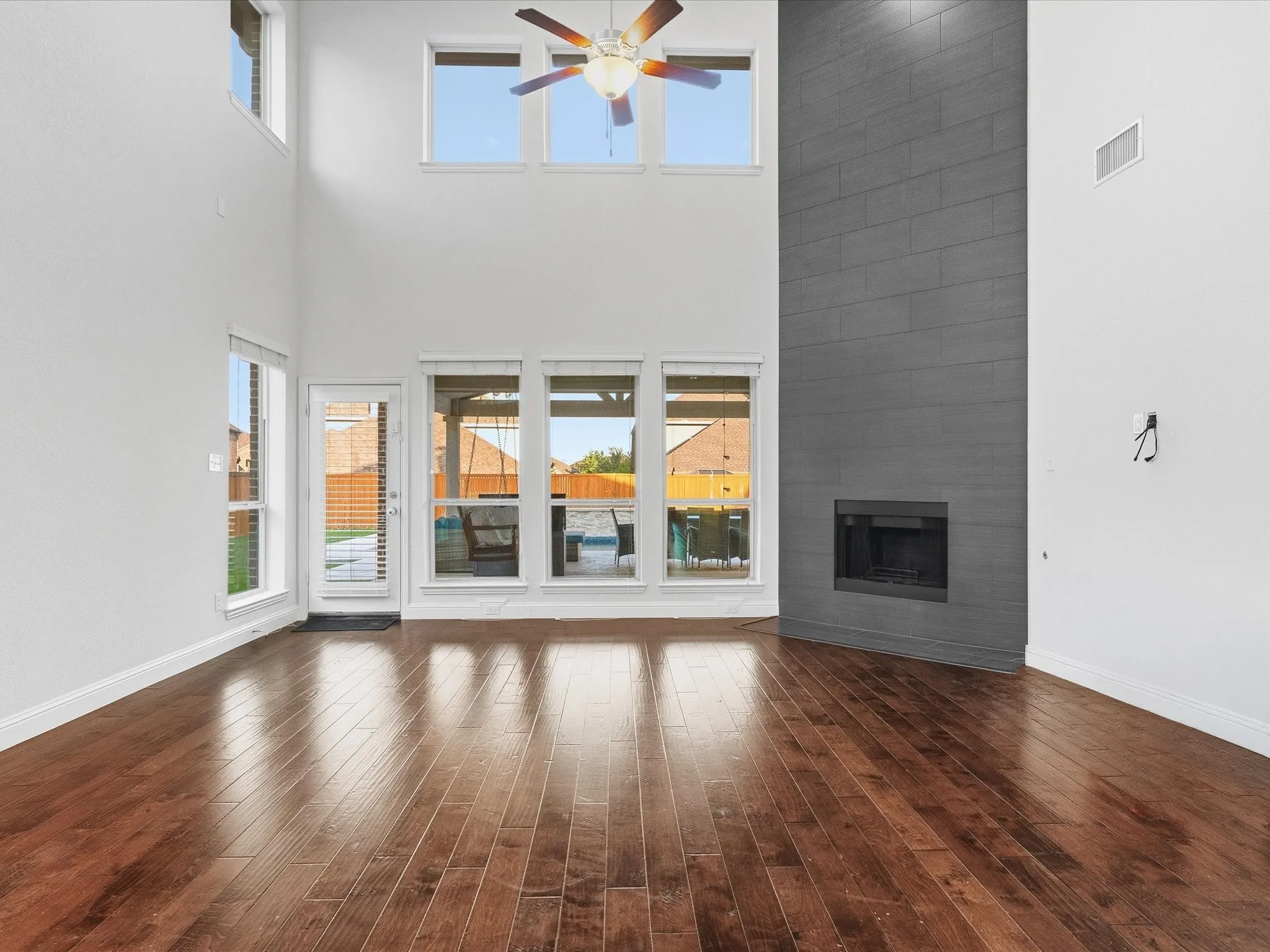 Single Family Residence For Sale in Denton County , 817 Winehart Street, Lewisville, Texas 75056, 5 Bedroom, 4 Bathroom, Garage spaces, 3,459 Sqft, built in 2016, mls#21316422, Real Estate Agent in Lewisville, Homes For Sale in Denton county, Homes For Sale in Lewisville, Realtor in Lewisville Texas, Real Estate Brokerage Independent Realty Texas, Luminita Cordes Realtor
