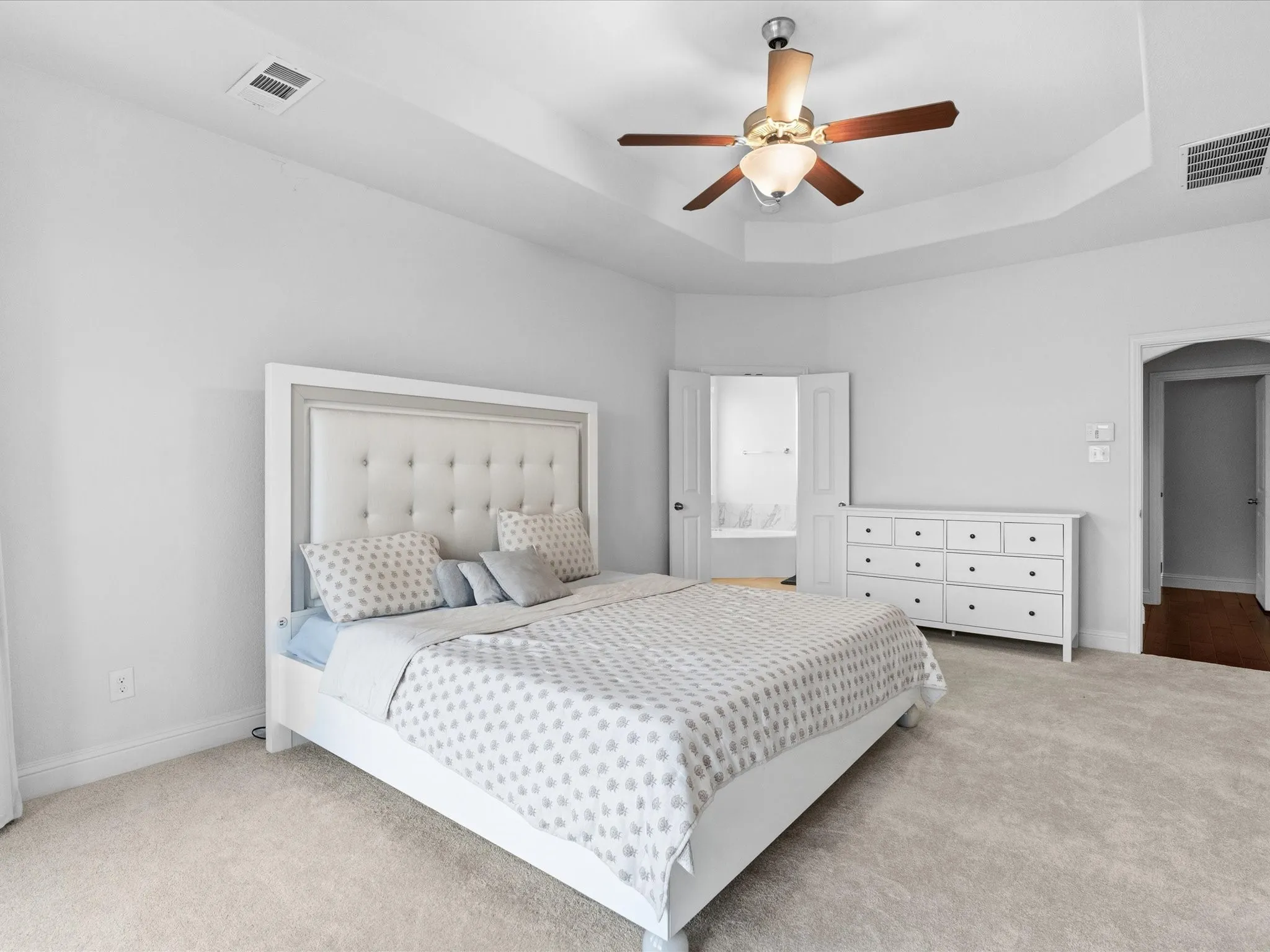 Single Family Residence For Sale in Denton County , 817 Winehart Street, Lewisville, Texas 75056, 5 Bedroom, 4 Bathroom, Garage spaces, 3,459 Sqft, built in 2016, mls#21316422, Real Estate Agent in Lewisville, Homes For Sale in Denton county, Homes For Sale in Lewisville, Realtor in Lewisville Texas, Real Estate Brokerage Independent Realty Texas, Luminita Cordes Realtor