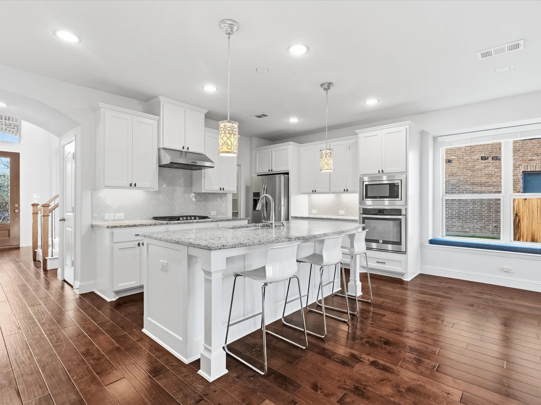 Single Family Residence For Sale in Denton County , 817 Winehart Street, Lewisville, Texas 75056, 5 Bedroom, 4 Bathroom, Garage spaces, 3,459 Sqft, built in 2016, mls#21316422, Real Estate Agent in Lewisville, Homes For Sale in Denton county, Homes For Sale in Lewisville, Realtor in Lewisville Texas, Real Estate Brokerage Independent Realty Texas, Luminita Cordes Realtor