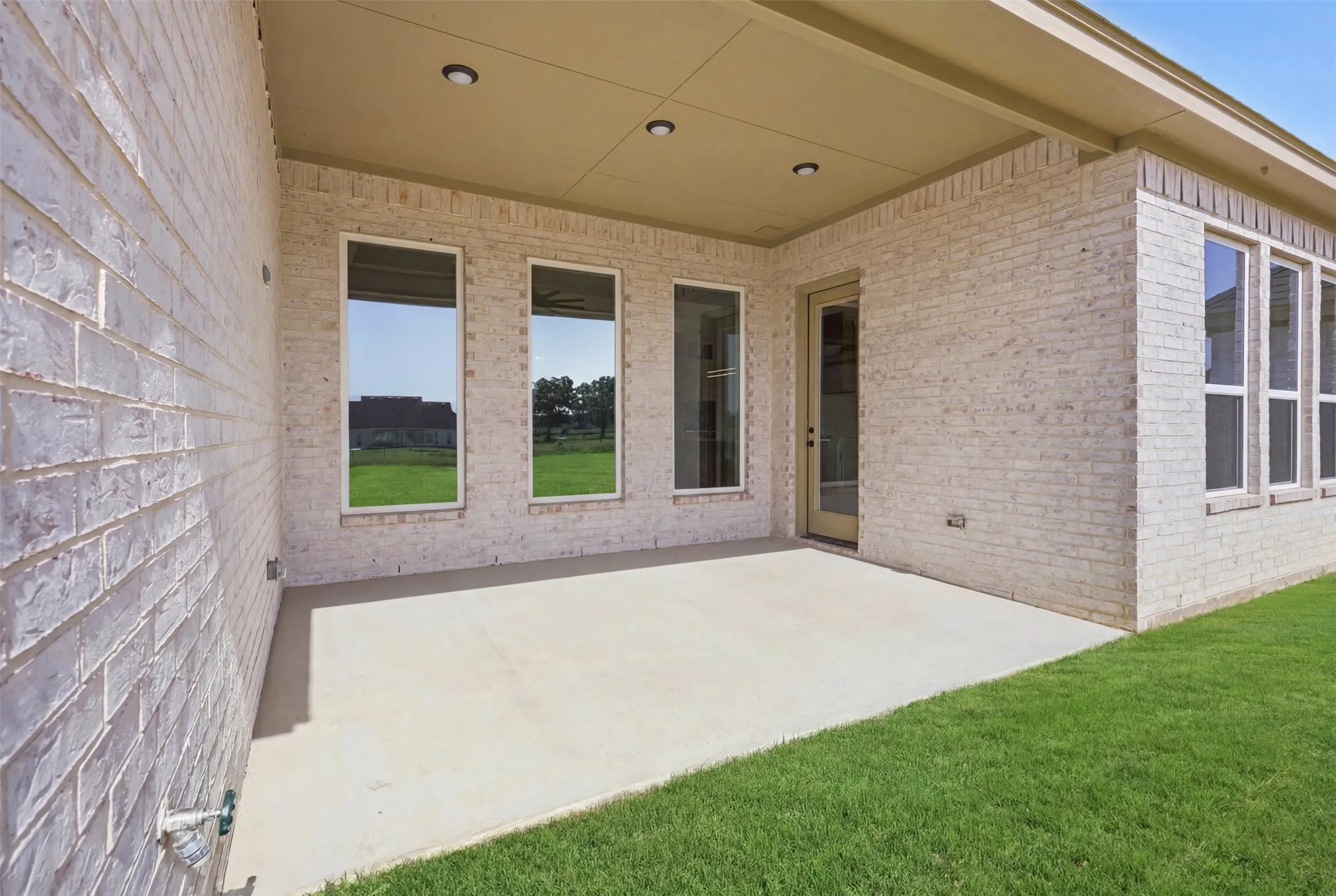 Single Family Residence For Sale in Parker County , 2004 Forest Bridge Drive, Azle, Texas 76020, 5 Bedroom, 3 Bathroom, 3 Garage spaces, 2,615 Sqft, built in 2026, mls#21304780, Real Estate Agent in Azle, Homes For Sale in Parker county, Homes For Sale in Azle, Realtor in Azle Texas, Real Estate Brokerage Independent Realty Texas, Luminita Cordes Realtor