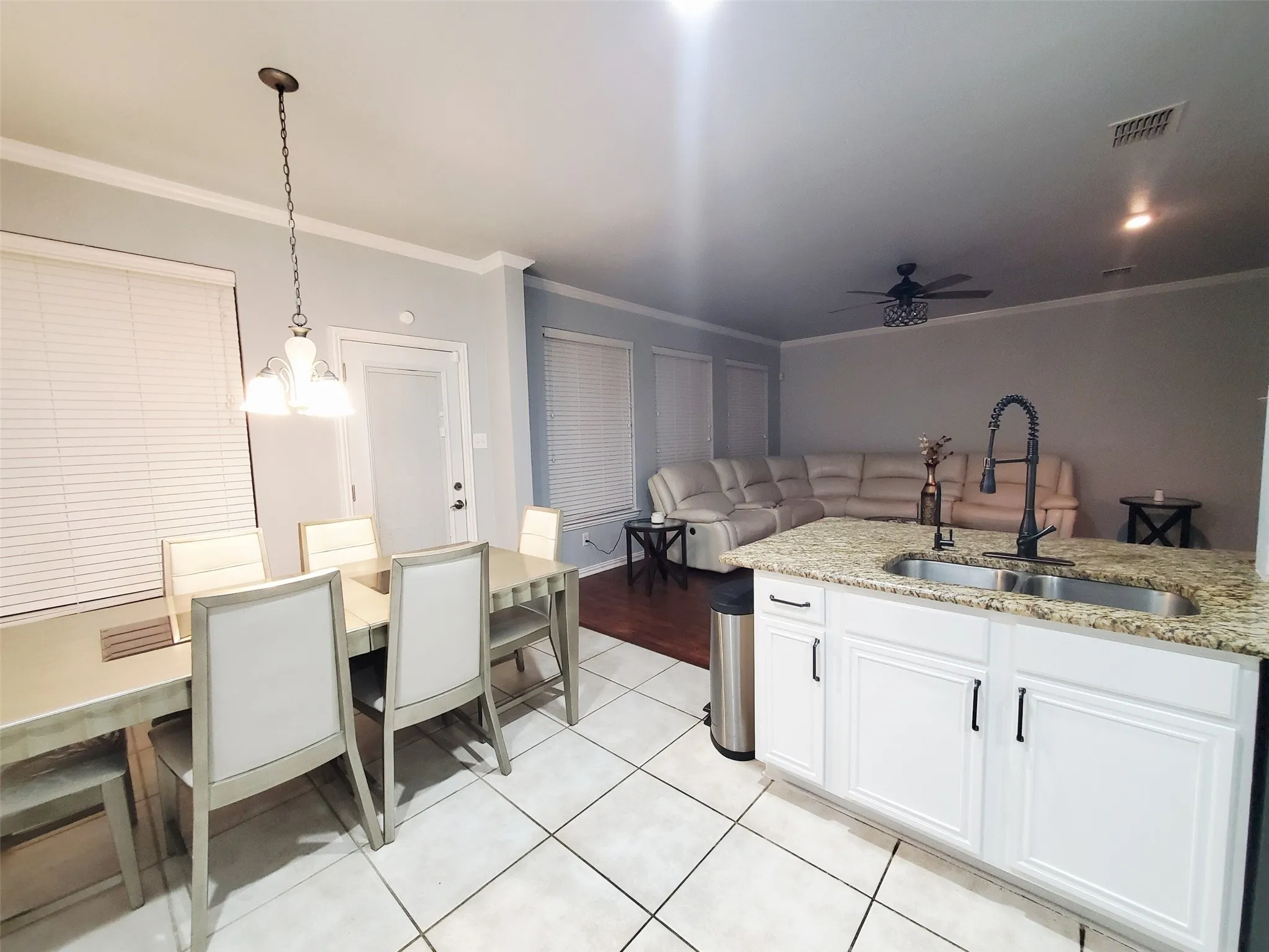 Kitchen breakfast bar and breakfast nook