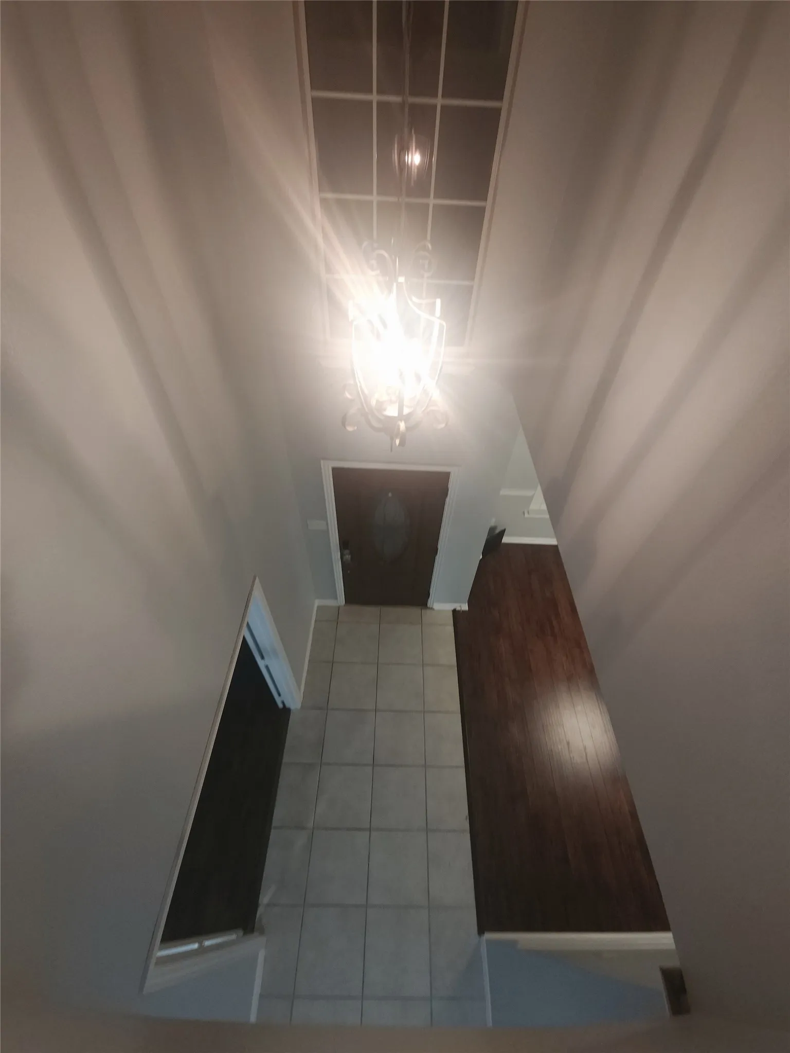 Foyer with vaulted ceilings.