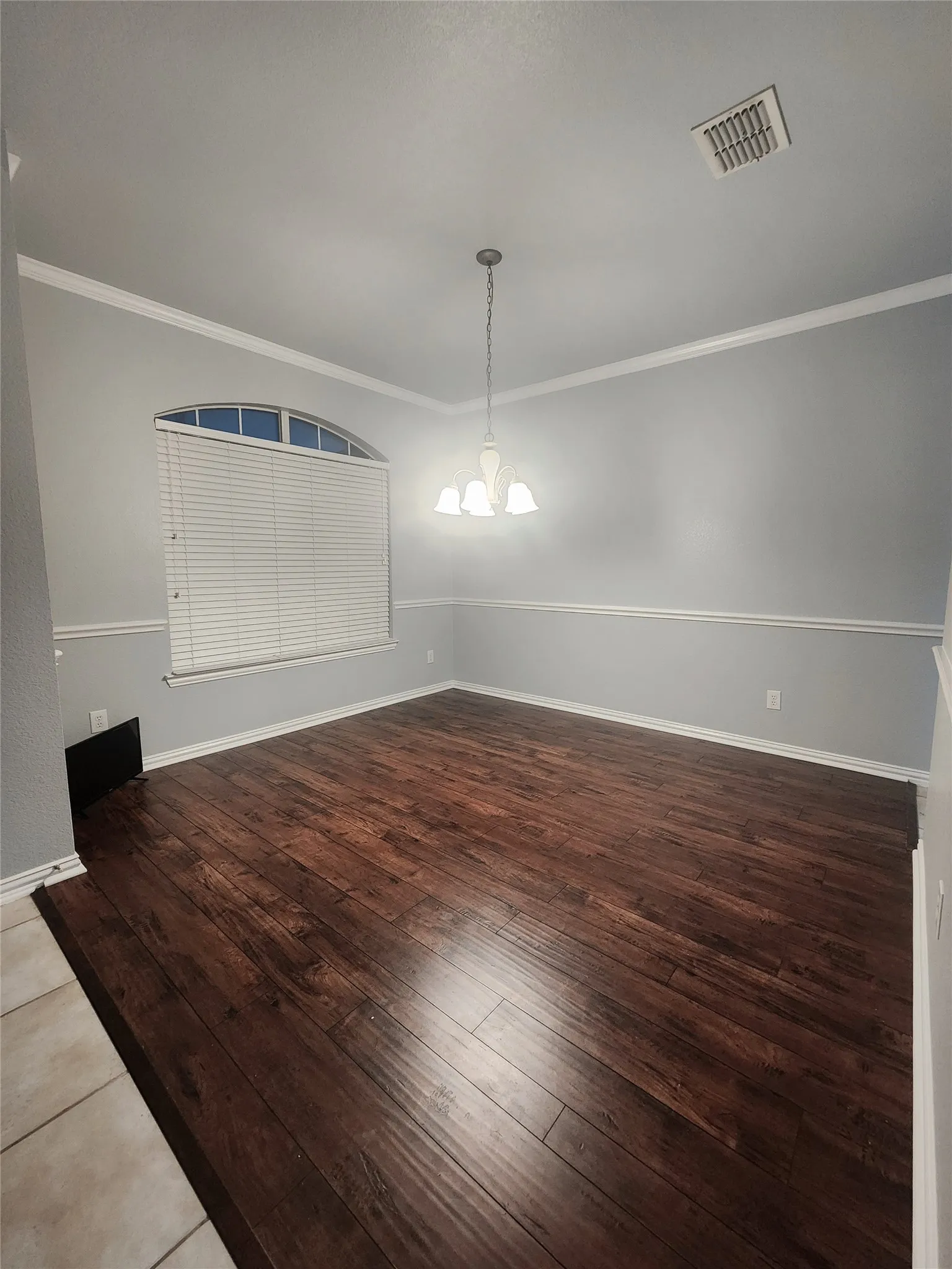 Single Family Residence For Rent in Dallas County , 1024 Fair Oaks Drive, Grand Prairie, Texas 75052, 4 Bedroom, 3 Bathroom, 2 Garage spaces, 2,893 Sqft, built in 2005, mls#21315127, Real Estate Agent in Grand Prairie, Homes For Rent in Dallas county, Homes For Rent in Grand Prairie, Realtor in Grand Prairie Texas, Real Estate Brokerage Independent Realty Texas, Luminita Cordes Realtor