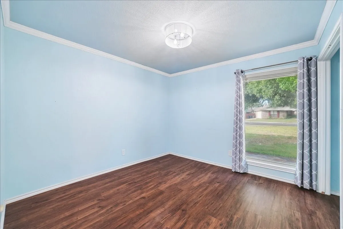 Single Family Residence For Sale in Tarrant County , 2604 S Meadow Drive, Fort Worth, Texas 76133, 3 Bedroom, 2 Bathroom, 2 Garage spaces, 1,474 Sqft, built in 1984, mls#21317984, Real Estate Agent in Fort Worth, Homes For Sale in Tarrant county, Homes For Sale in Fort Worth, Realtor in Fort Worth Texas, Real Estate Brokerage Independent Realty Texas, Luminita Cordes Realtor