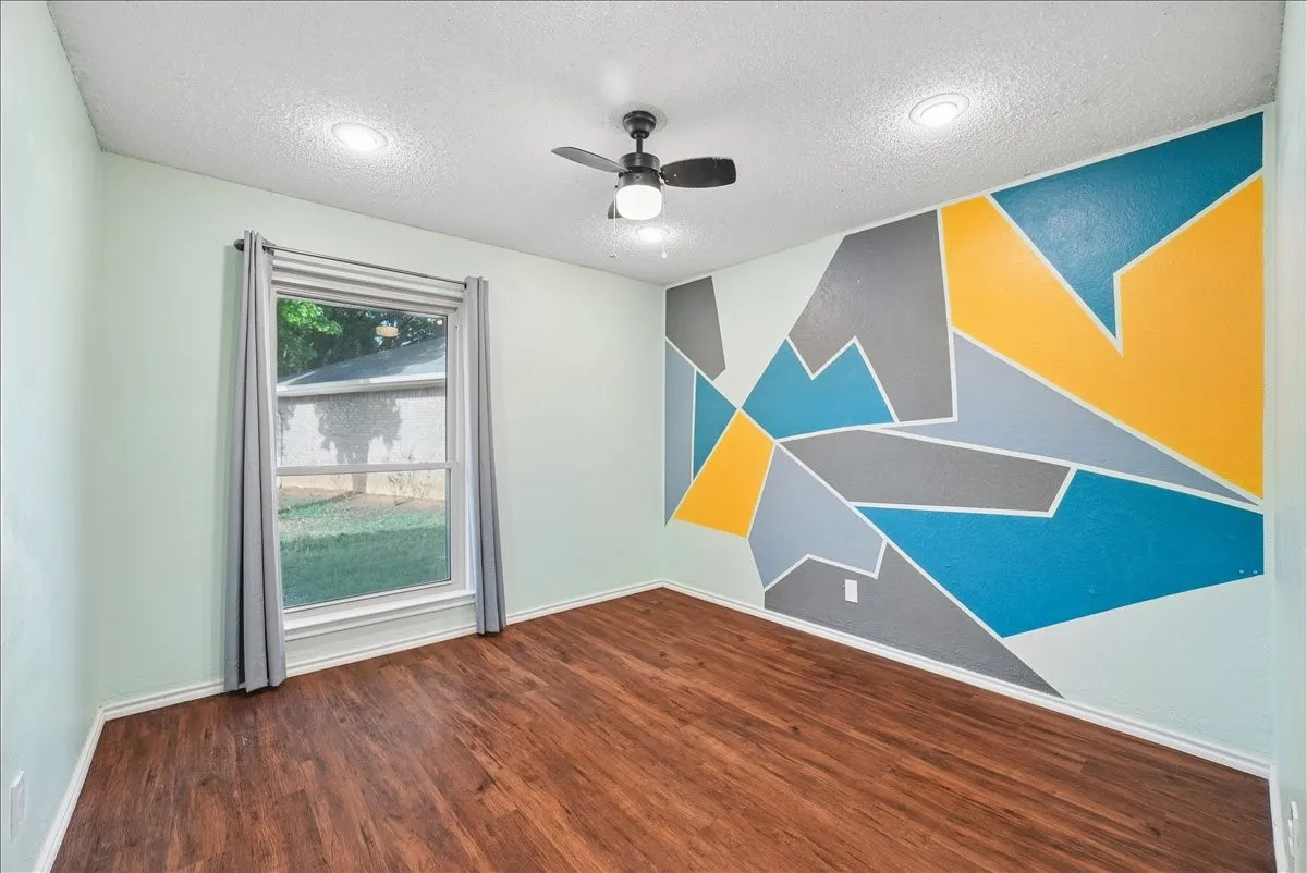 Single Family Residence For Sale in Tarrant County , 2604 S Meadow Drive, Fort Worth, Texas 76133, 3 Bedroom, 2 Bathroom, 2 Garage spaces, 1,474 Sqft, built in 1984, mls#21317984, Real Estate Agent in Fort Worth, Homes For Sale in Tarrant county, Homes For Sale in Fort Worth, Realtor in Fort Worth Texas, Real Estate Brokerage Independent Realty Texas, Luminita Cordes Realtor