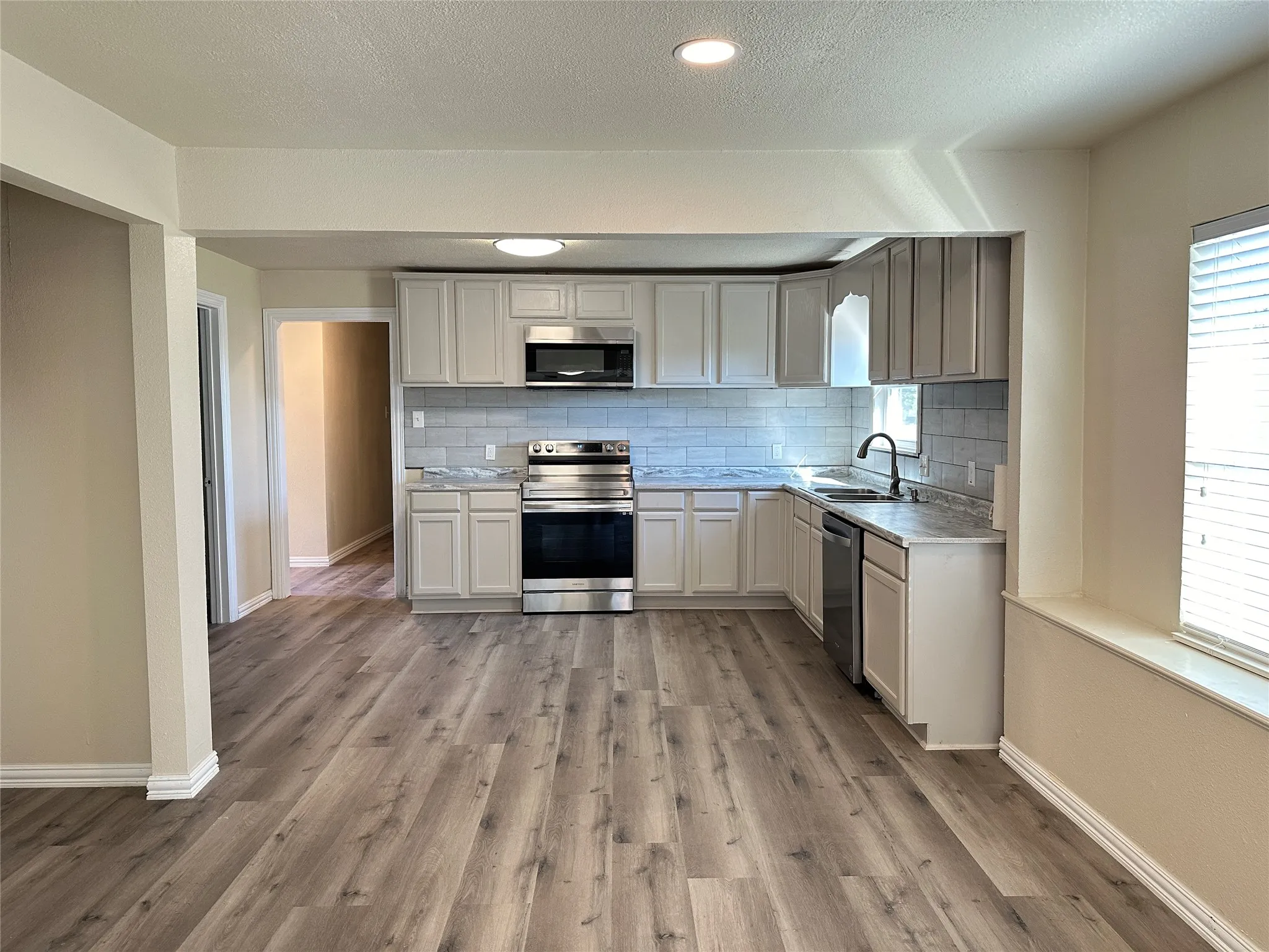 Single Family Residence For Rent in Dallas County , 4706 Sachse Road, Sachse, Texas 75048, 5 Bedroom, 2 Bathroom, Garage spaces, 2,032 Sqft, built in 1960, mls#21315175, Real Estate Agent in Sachse, Homes For Rent in Dallas county, Homes For Rent in Sachse, Realtor in Sachse Texas, Real Estate Brokerage Independent Realty Texas, Luminita Cordes Realtor
