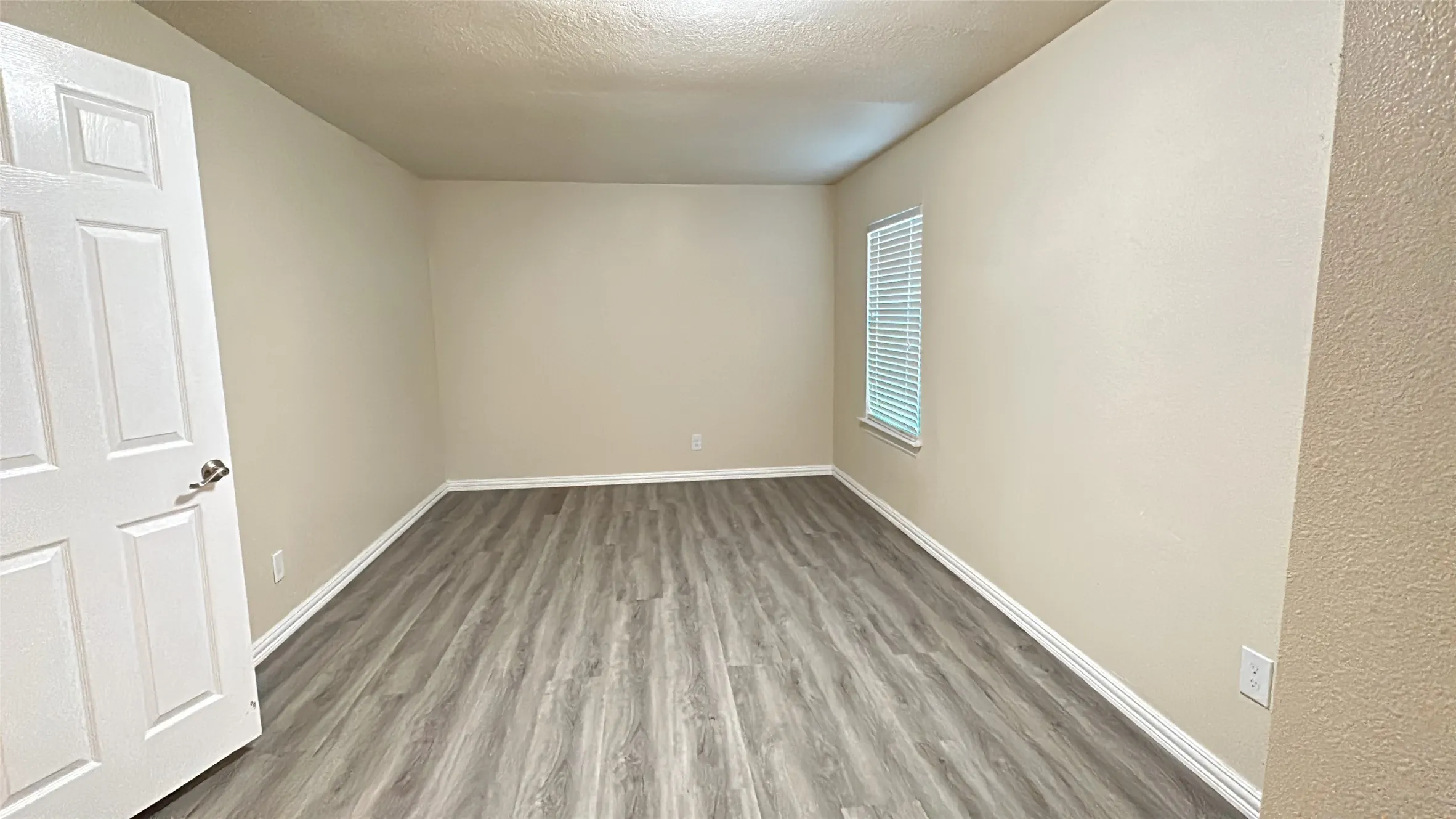 Single Family Residence For Rent in Dallas County , 4706 Sachse Road, Sachse, Texas 75048, 5 Bedroom, 2 Bathroom, Garage spaces, 2,032 Sqft, built in 1960, mls#21315175, Real Estate Agent in Sachse, Homes For Rent in Dallas county, Homes For Rent in Sachse, Realtor in Sachse Texas, Real Estate Brokerage Independent Realty Texas, Luminita Cordes Realtor