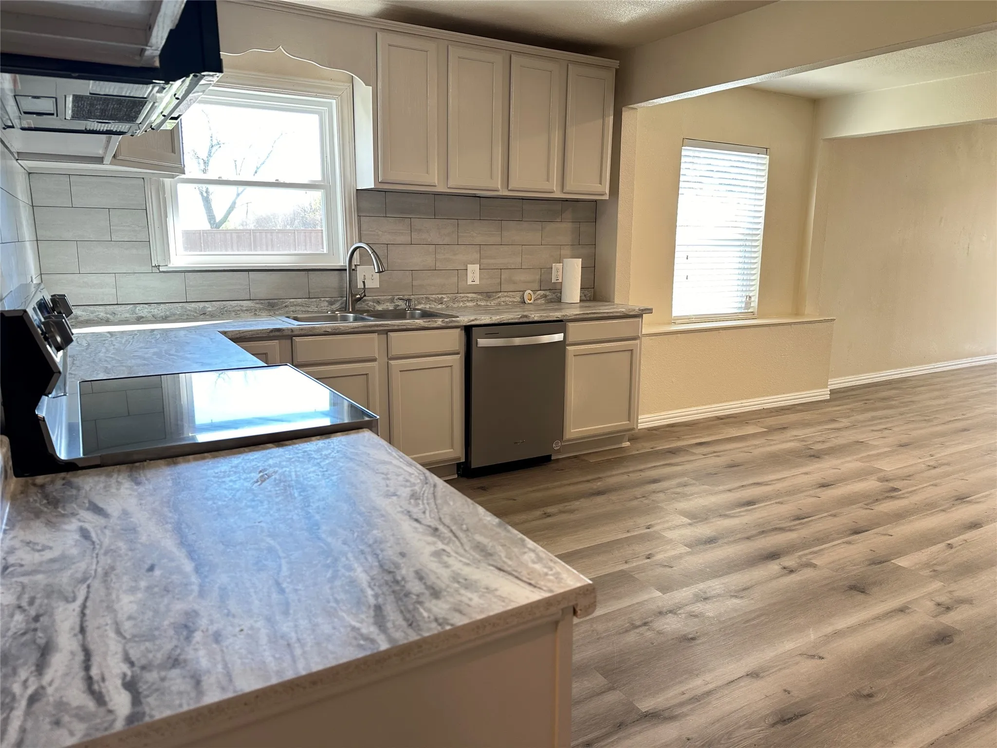 Single Family Residence For Rent in Dallas County , 4706 Sachse Road, Sachse, Texas 75048, 5 Bedroom, 2 Bathroom, Garage spaces, 2,032 Sqft, built in 1960, mls#21315175, Real Estate Agent in Sachse, Homes For Rent in Dallas county, Homes For Rent in Sachse, Realtor in Sachse Texas, Real Estate Brokerage Independent Realty Texas, Luminita Cordes Realtor