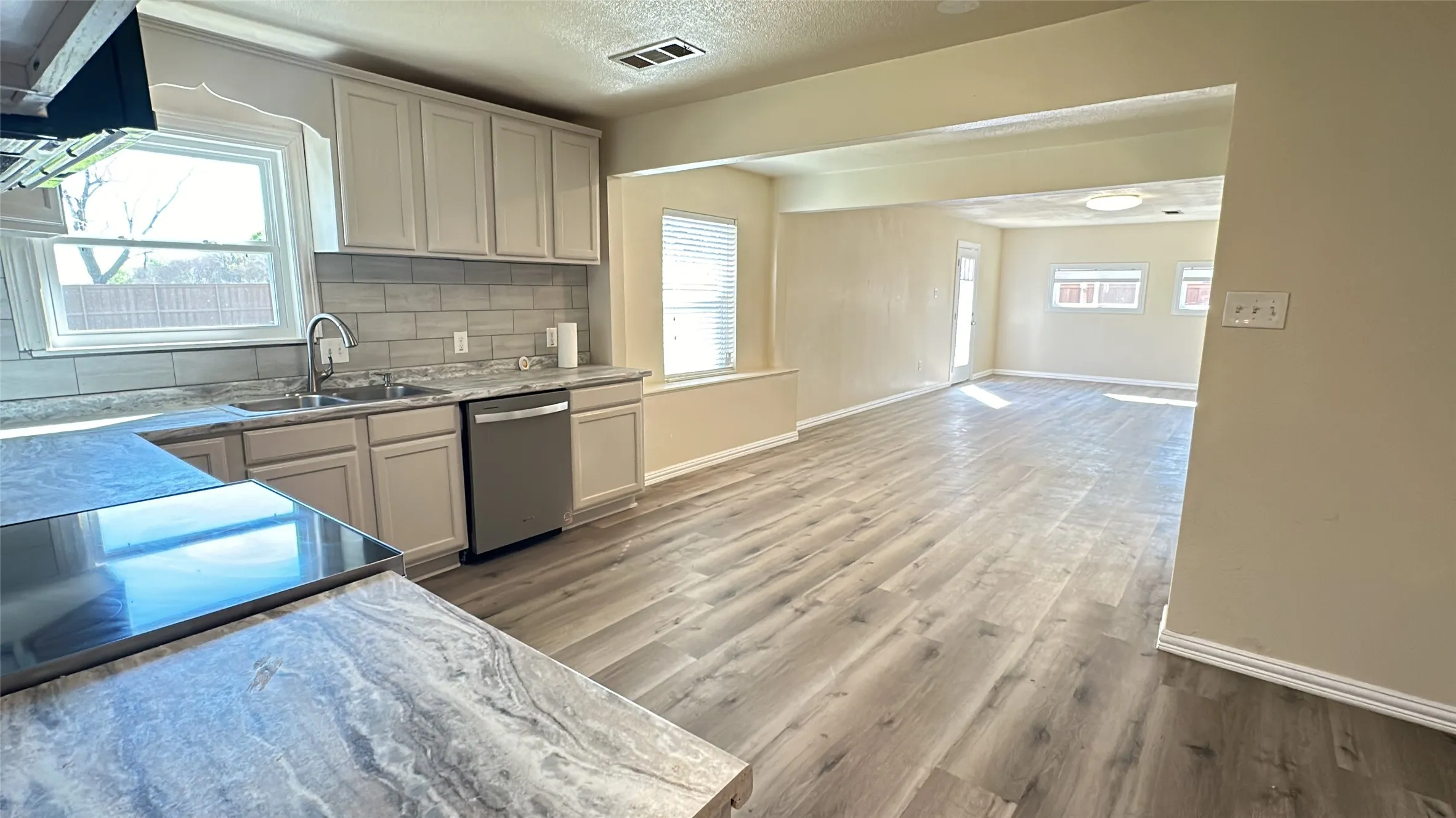 Single Family Residence For Rent in Dallas County , 4706 Sachse Road, Sachse, Texas 75048, 5 Bedroom, 2 Bathroom, Garage spaces, 2,032 Sqft, built in 1960, mls#21315175, Real Estate Agent in Sachse, Homes For Rent in Dallas county, Homes For Rent in Sachse, Realtor in Sachse Texas, Real Estate Brokerage Independent Realty Texas, Luminita Cordes Realtor