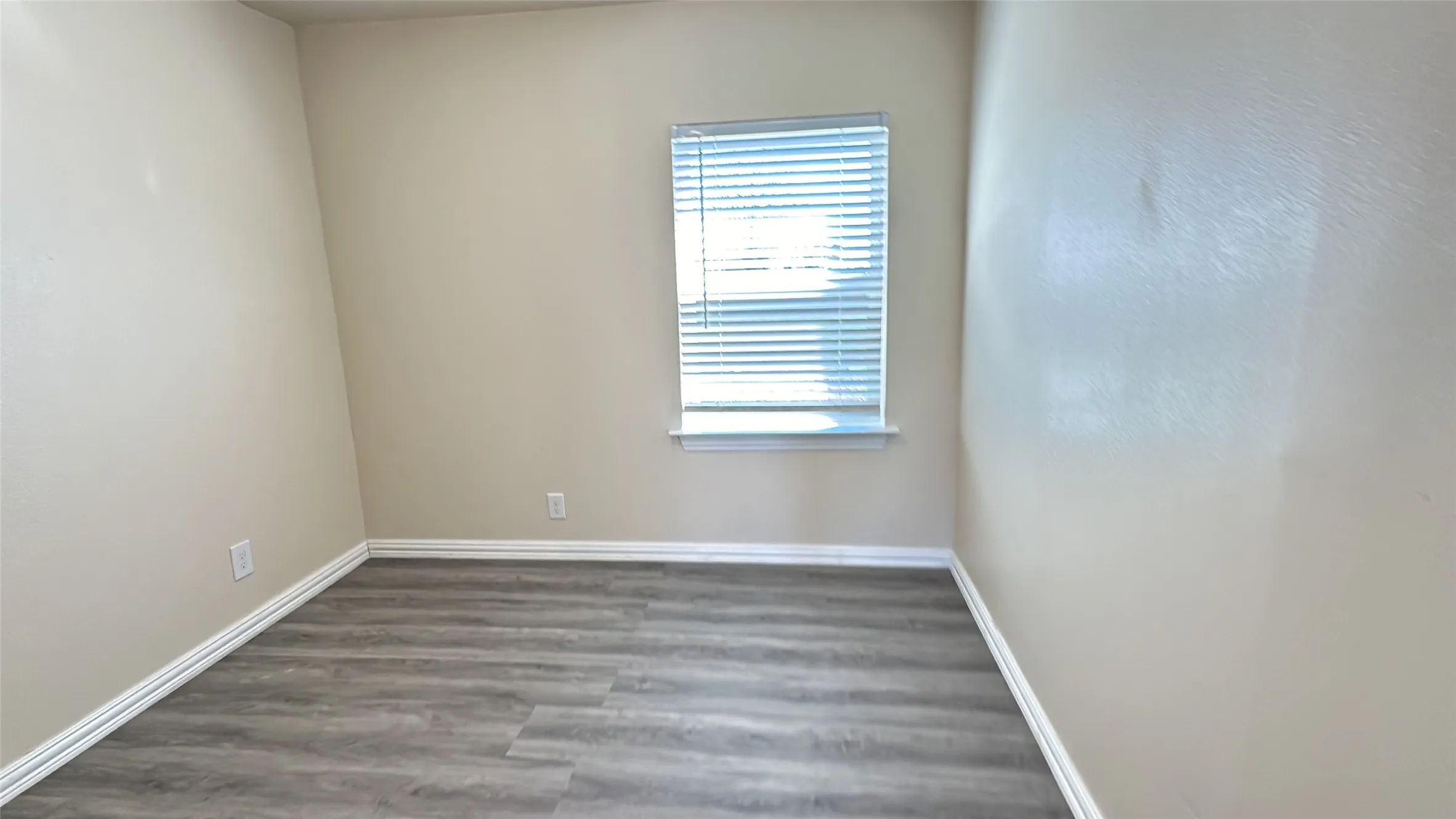 Single Family Residence For Rent in Dallas County , 4706 Sachse Road, Sachse, Texas 75048, 5 Bedroom, 2 Bathroom, Garage spaces, 2,032 Sqft, built in 1960, mls#21315175, Real Estate Agent in Sachse, Homes For Rent in Dallas county, Homes For Rent in Sachse, Realtor in Sachse Texas, Real Estate Brokerage Independent Realty Texas, Luminita Cordes Realtor