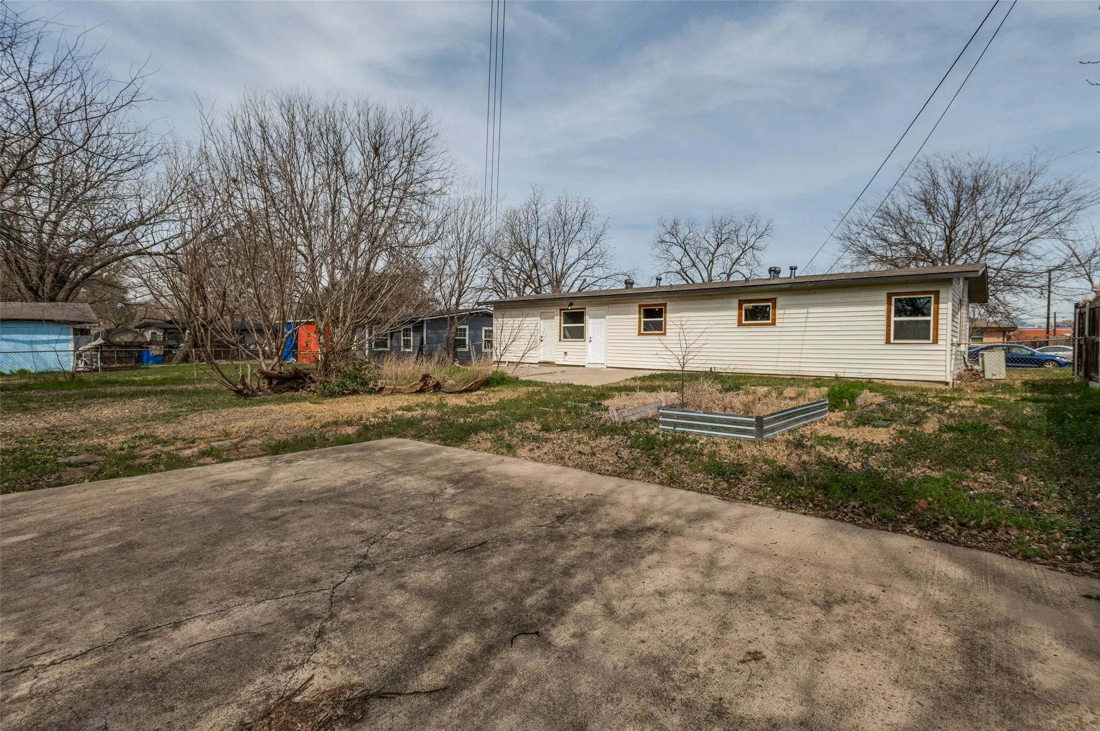 Single Family Residence For Sale in Tarrant County , 800 E Tucker Boulevard, Arlington, Texas 76010, 3 Bedroom, 2 Bathroom, 1 Garage spaces, 1,036 Sqft, built in 1956, mls#21319016, Real Estate Agent in Arlington, Homes For Sale in Tarrant county, Homes For Sale in Arlington, Realtor in Arlington Texas, Real Estate Brokerage Independent Realty Texas, Luminita Cordes Realtor