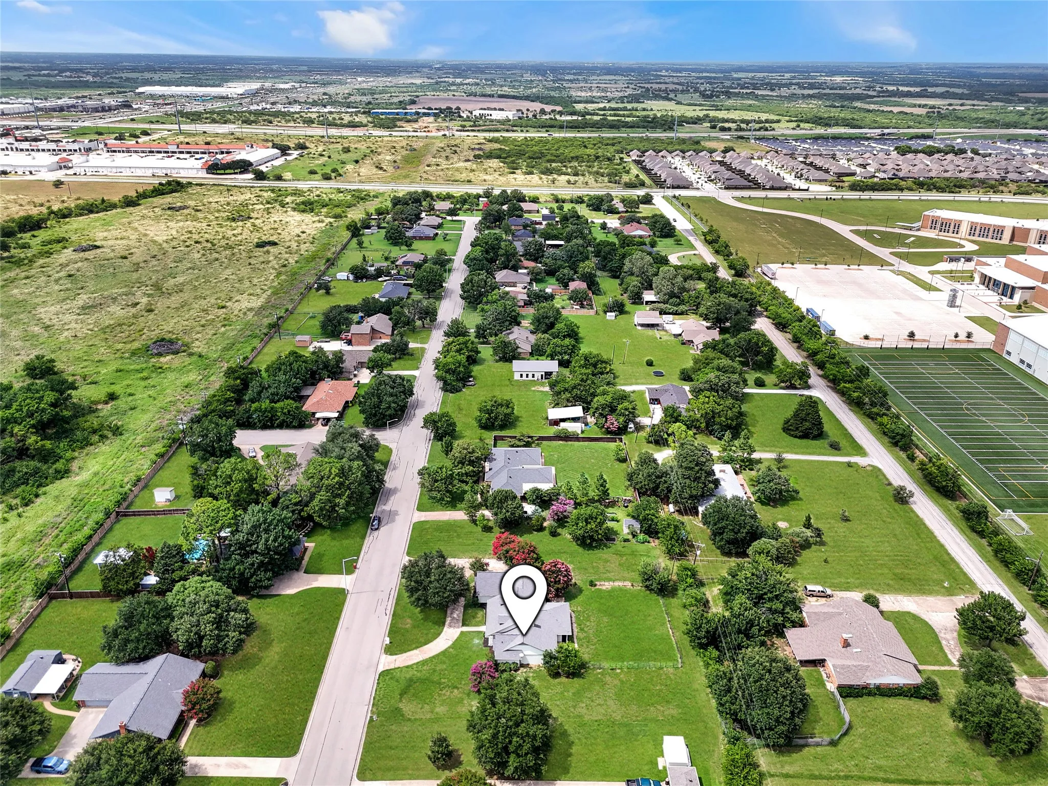 Single Family Residence For Sale in Denton County , 3128 Darby Lane, Denton, Texas 76207, 4 Bedroom, 3 Bathroom, 2 Garage spaces, 2,332 Sqft, built in 1984, mls#21318954, Real Estate Agent in Denton, Homes For Sale in Denton county, Homes For Sale in Denton, Realtor in Denton Texas, Real Estate Brokerage Independent Realty Texas, Luminita Cordes Realtor