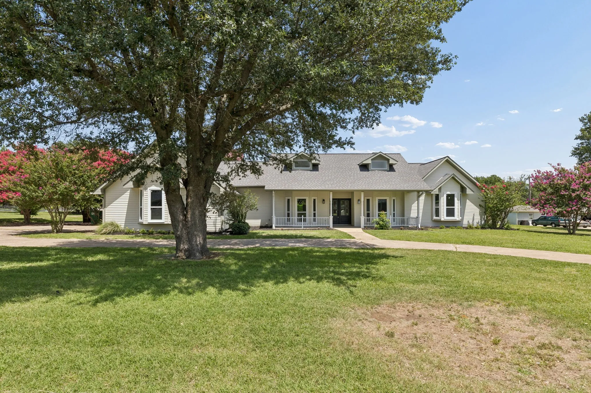 Single Family Residence For Sale in Denton County , 3128 Darby Lane, Denton, Texas 76207, 4 Bedroom, 3 Bathroom, 2 Garage spaces, 2,332 Sqft, built in 1984, mls#21318954, Real Estate Agent in Denton, Homes For Sale in Denton county, Homes For Sale in Denton, Realtor in Denton Texas, Real Estate Brokerage Independent Realty Texas, Luminita Cordes Realtor