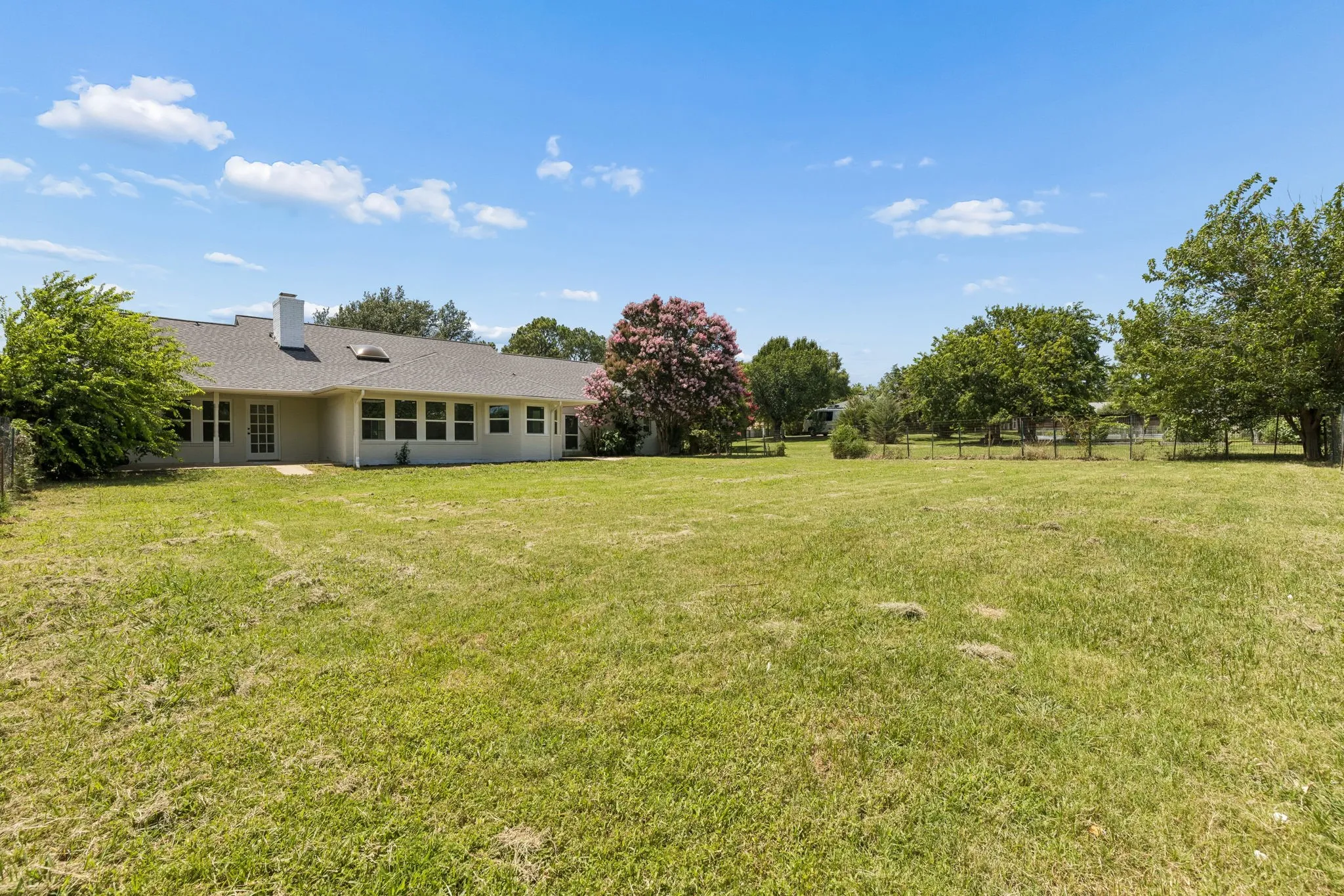 Single Family Residence For Sale in Denton County , 3128 Darby Lane, Denton, Texas 76207, 4 Bedroom, 3 Bathroom, 2 Garage spaces, 2,332 Sqft, built in 1984, mls#21318954, Real Estate Agent in Denton, Homes For Sale in Denton county, Homes For Sale in Denton, Realtor in Denton Texas, Real Estate Brokerage Independent Realty Texas, Luminita Cordes Realtor