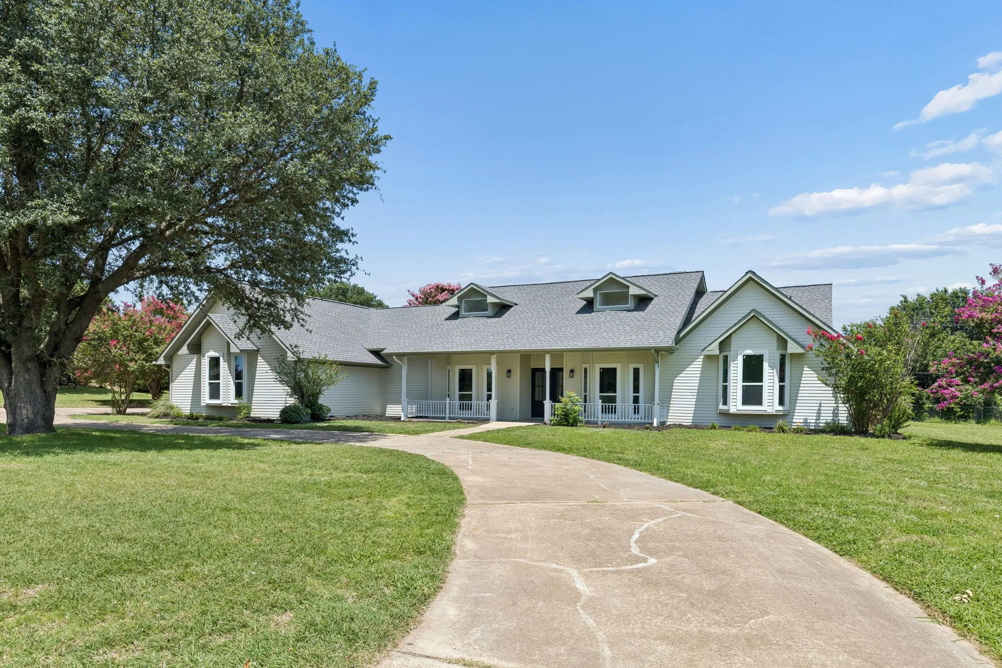 Single Family Residence For Sale in Denton County , 3128 Darby Lane, Denton, Texas 76207, 4 Bedroom, 3 Bathroom, 2 Garage spaces, 2,332 Sqft, built in 1984, mls#21318954, Real Estate Agent in Denton, Homes For Sale in Denton county, Homes For Sale in Denton, Realtor in Denton Texas, Real Estate Brokerage Independent Realty Texas, Luminita Cordes Realtor