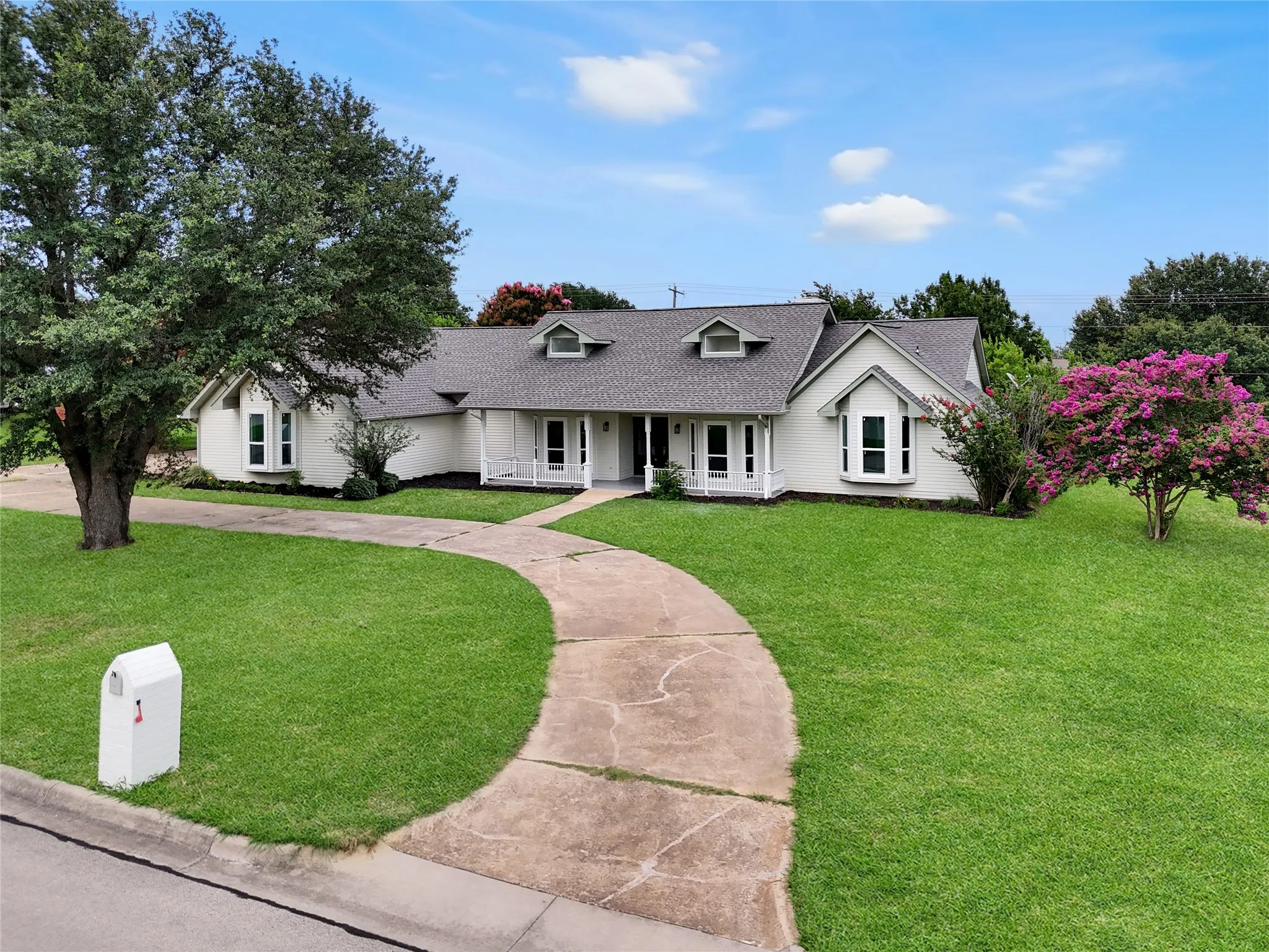 Single Family Residence For Sale in Denton County , 3128 Darby Lane, Denton, Texas 76207, 4 Bedroom, 3 Bathroom, 2 Garage spaces, 2,332 Sqft, built in 1984, mls#21318954, Real Estate Agent in Denton, Homes For Sale in Denton county, Homes For Sale in Denton, Realtor in Denton Texas, Real Estate Brokerage Independent Realty Texas, Luminita Cordes Realtor