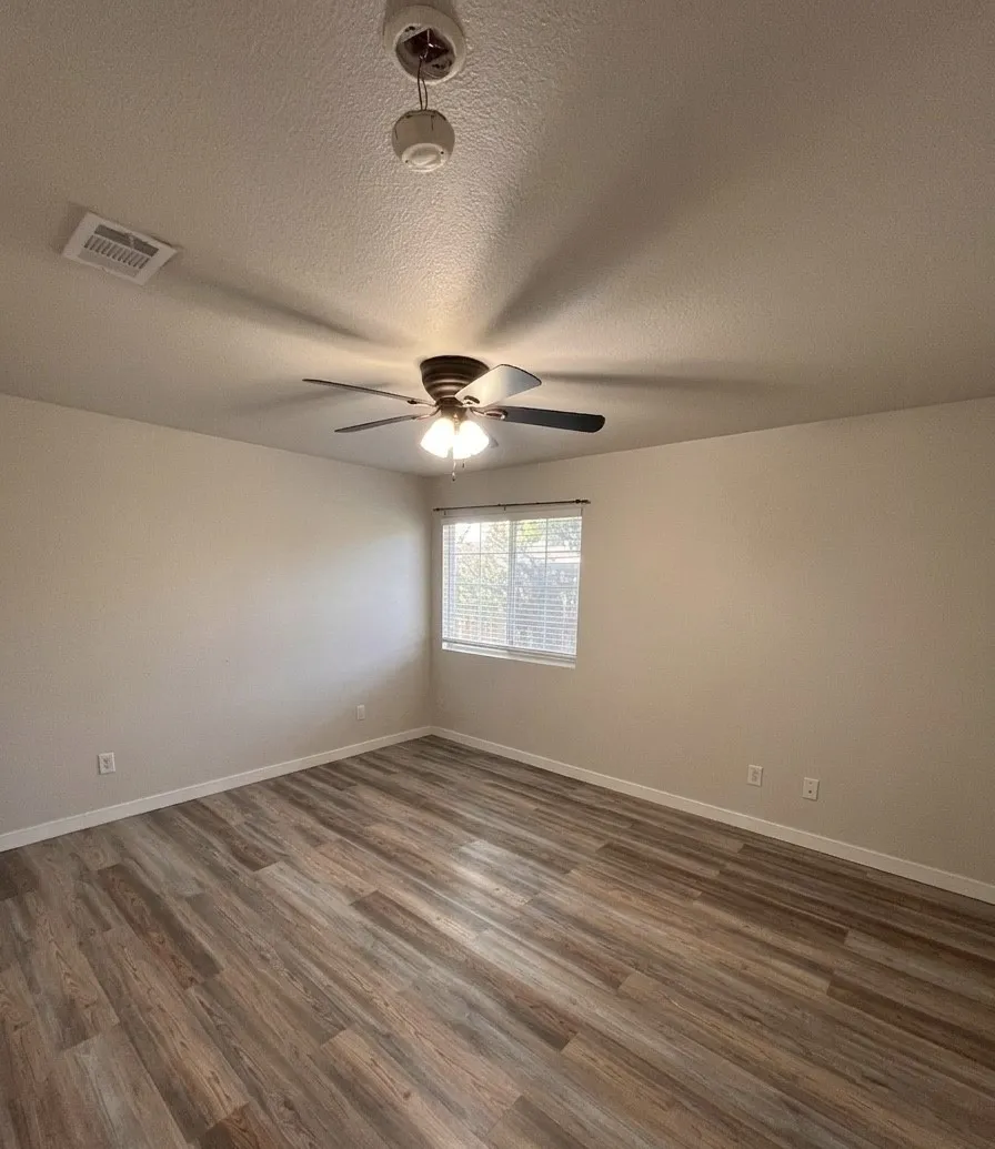 Single Family Residence For Sale in Dallas County , 2336 Summit Lane, Dallas, Texas 75227, 3 Bedroom, 2 Bathroom, 1 Garage spaces, 1,200 Sqft, built in 1999, mls#21316593, Real Estate Agent in Dallas, Homes For Sale in Dallas county, Homes For Sale in Dallas, Realtor in Dallas Texas, Real Estate Brokerage Independent Realty Texas, Luminita Cordes Realtor