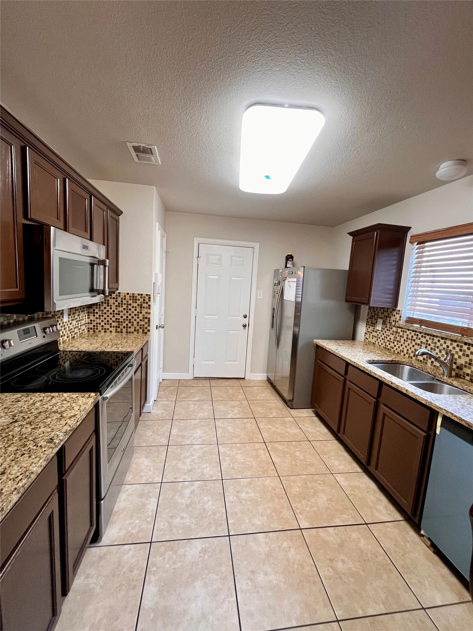 Single Family Residence For Sale in Dallas County , 2336 Summit Lane, Dallas, Texas 75227, 3 Bedroom, 2 Bathroom, 1 Garage spaces, 1,200 Sqft, built in 1999, mls#21316593, Real Estate Agent in Dallas, Homes For Sale in Dallas county, Homes For Sale in Dallas, Realtor in Dallas Texas, Real Estate Brokerage Independent Realty Texas, Luminita Cordes Realtor