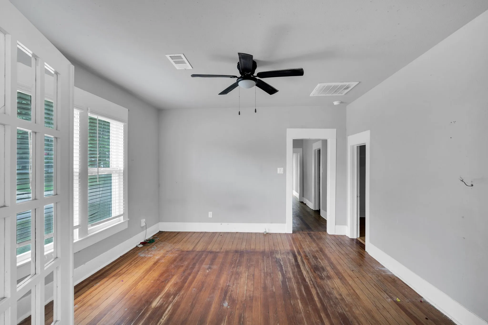 Duplex For Sale in Ellis County , 208 W Denton Street, Ennis, Texas 75119, 3 Bedrooms, 2 Bathrooms, Garage spaces, 0 Sqft, built in 1948, Price $250,000, mls#21319033, Real Estate Agent in Ennis, Homes For Sale in Ellis county, Homes For Sale in Ennis, Realtor in Ennis Texas, Real Estate Brokerage Independent Realty Texas, Luminita Cordes Realtor