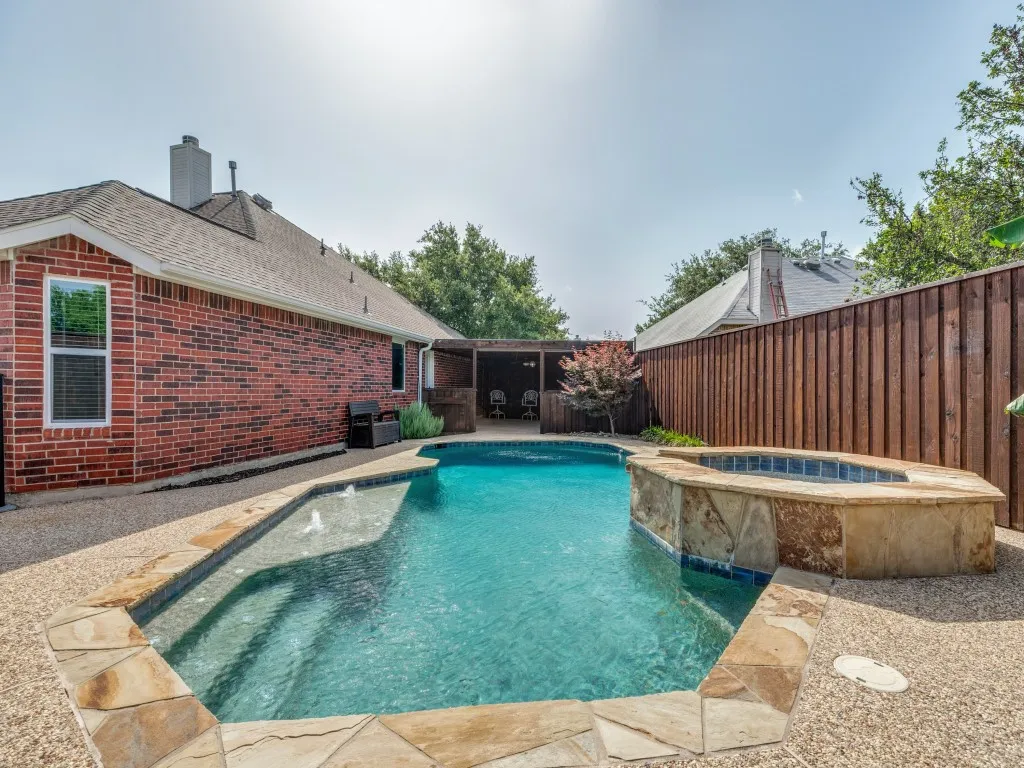 Pool and Hottub