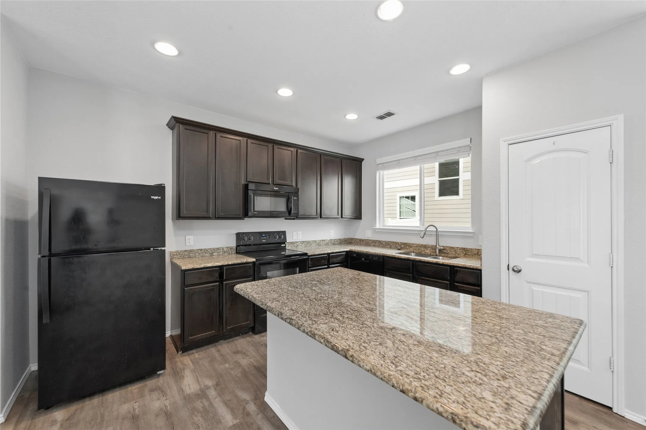 Single Family Residence For Sale in Denton County , 1009 Providence Boulevard, Providence Village, Texas 76227, 4 Bedroom, 3 Bathroom, 2 Garage spaces, 2,065 Sqft, built in 2014, mls#21319051, Real Estate Agent in Providence Village, Homes For Sale in Denton county, Homes For Sale in Providence Village, Realtor in Providence Village Texas, Real Estate Brokerage Independent Realty Texas, Luminita Cordes Realtor