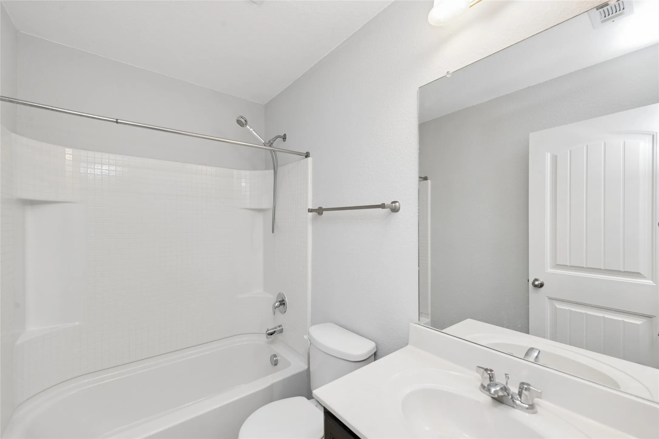 Single Family Residence For Sale in Denton County , 1009 Providence Boulevard, Providence Village, Texas 76227, 4 Bedroom, 3 Bathroom, 2 Garage spaces, 2,065 Sqft, built in 2014, mls#21319051, Real Estate Agent in Providence Village, Homes For Sale in Denton county, Homes For Sale in Providence Village, Realtor in Providence Village Texas, Real Estate Brokerage Independent Realty Texas, Luminita Cordes Realtor