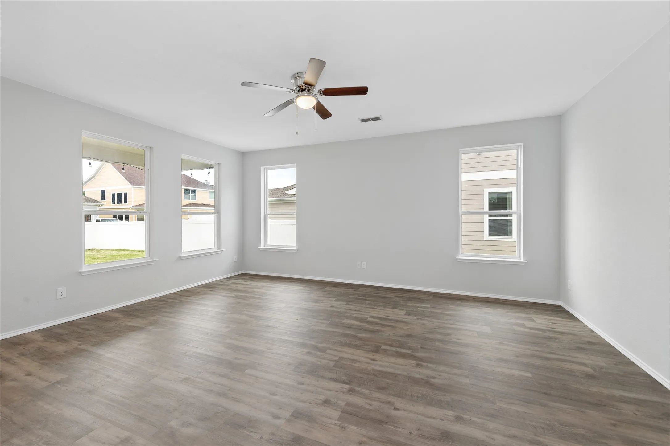 Single Family Residence For Sale in Denton County , 1009 Providence Boulevard, Providence Village, Texas 76227, 4 Bedroom, 3 Bathroom, 2 Garage spaces, 2,065 Sqft, built in 2014, mls#21319051, Real Estate Agent in Providence Village, Homes For Sale in Denton county, Homes For Sale in Providence Village, Realtor in Providence Village Texas, Real Estate Brokerage Independent Realty Texas, Luminita Cordes Realtor
