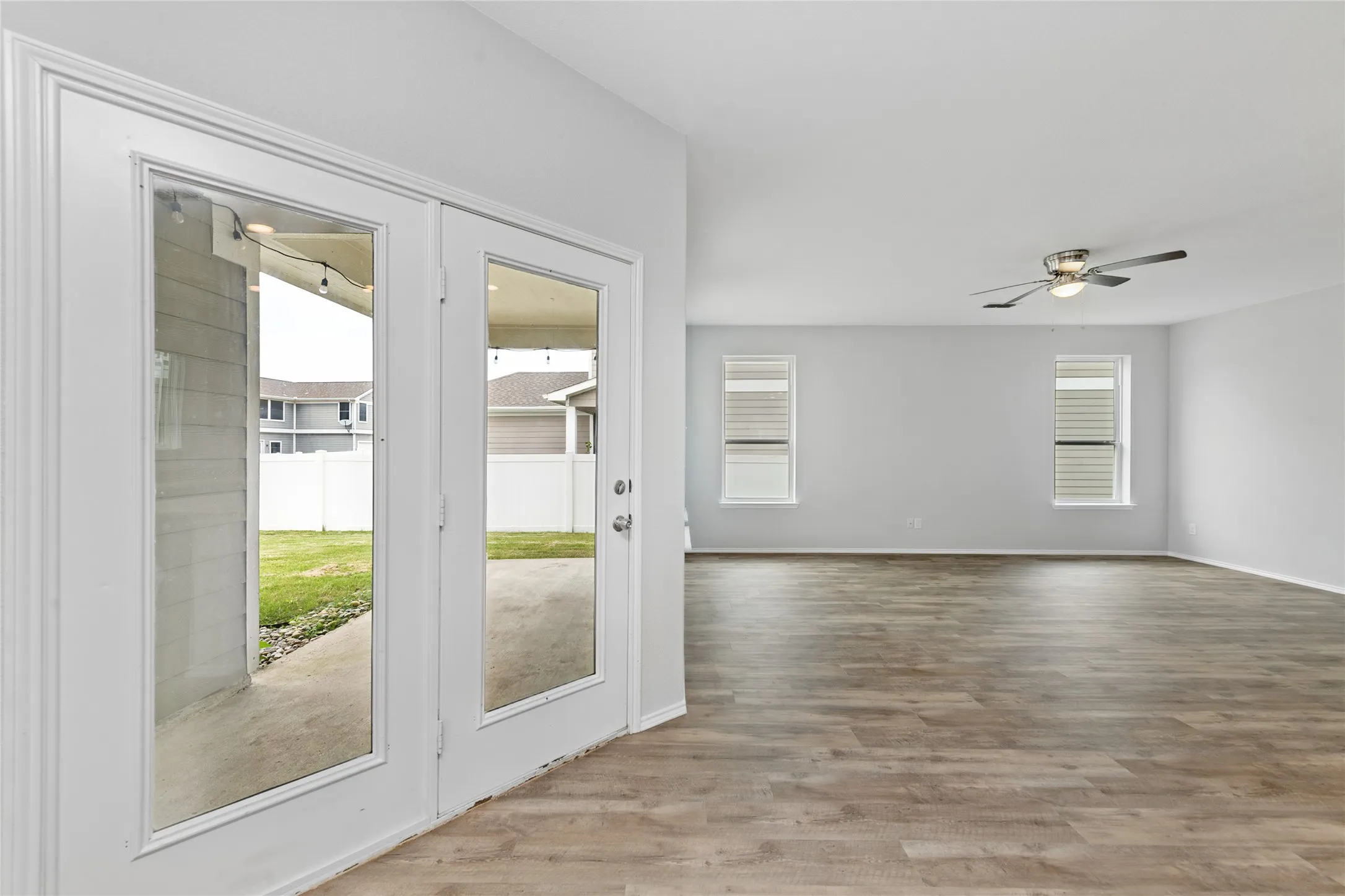 Single Family Residence For Sale in Denton County , 1009 Providence Boulevard, Providence Village, Texas 76227, 4 Bedroom, 3 Bathroom, 2 Garage spaces, 2,065 Sqft, built in 2014, mls#21319051, Real Estate Agent in Providence Village, Homes For Sale in Denton county, Homes For Sale in Providence Village, Realtor in Providence Village Texas, Real Estate Brokerage Independent Realty Texas, Luminita Cordes Realtor