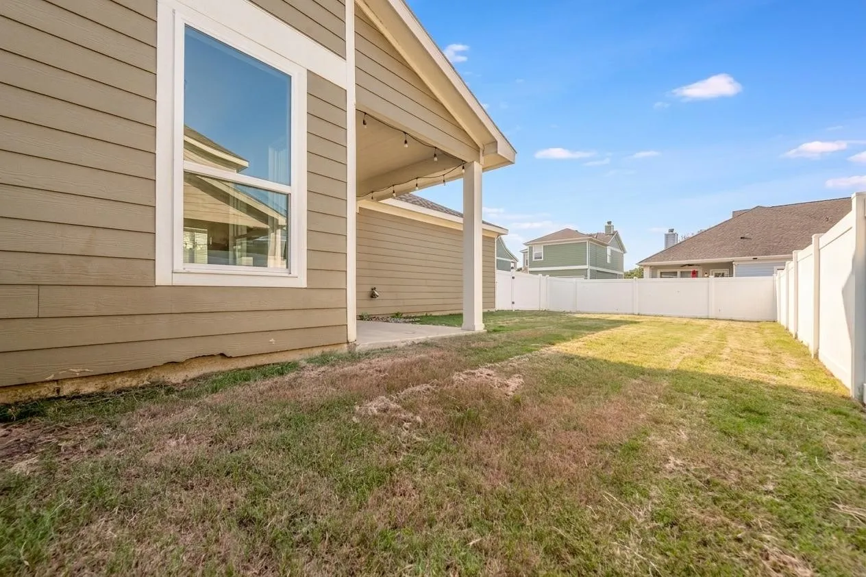 Single Family Residence For Sale in Denton County , 1009 Providence Boulevard, Providence Village, Texas 76227, 4 Bedroom, 3 Bathroom, 2 Garage spaces, 2,065 Sqft, built in 2014, mls#21319051, Real Estate Agent in Providence Village, Homes For Sale in Denton county, Homes For Sale in Providence Village, Realtor in Providence Village Texas, Real Estate Brokerage Independent Realty Texas, Luminita Cordes Realtor