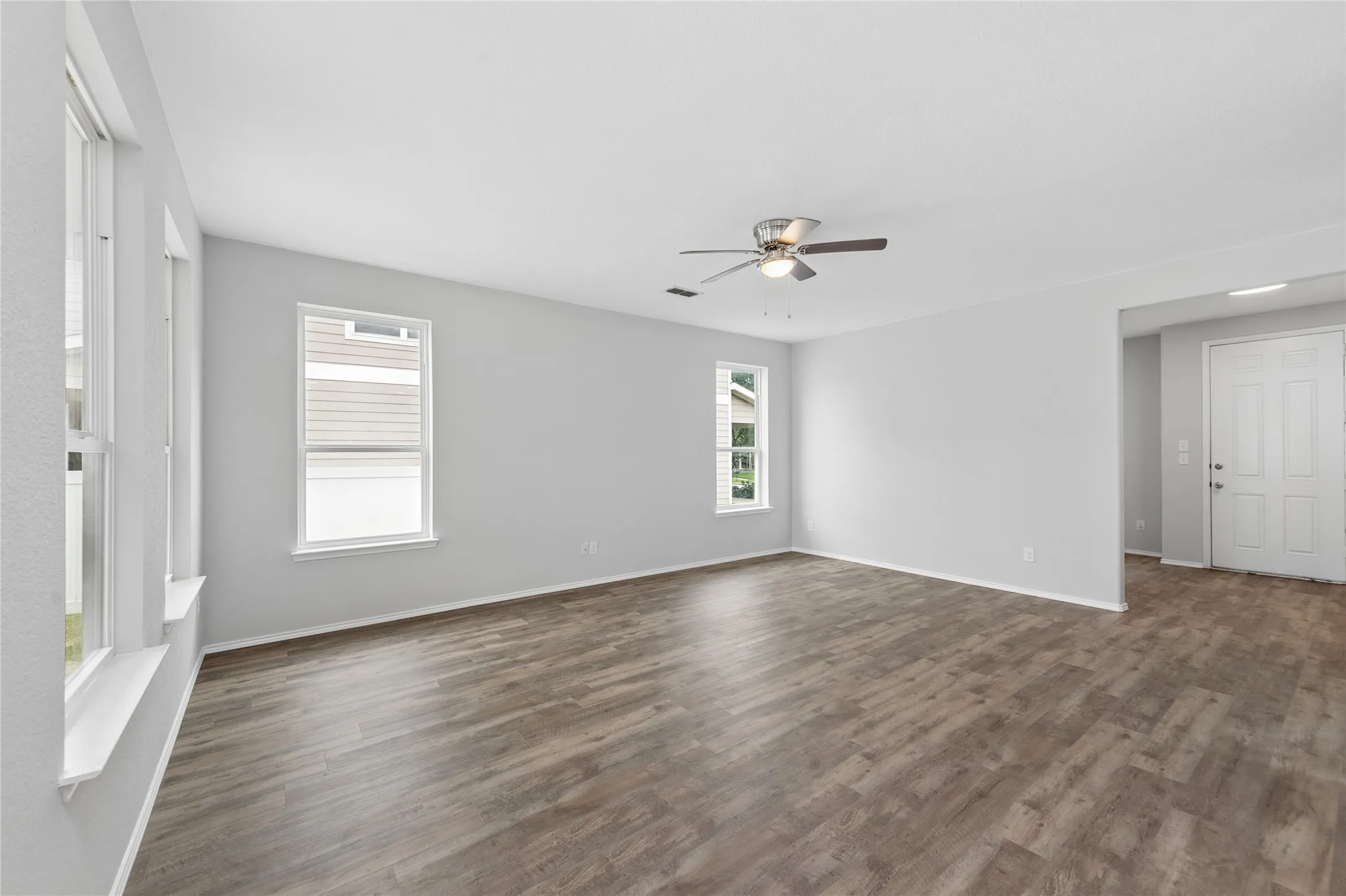 Single Family Residence For Sale in Denton County , 1009 Providence Boulevard, Providence Village, Texas 76227, 4 Bedroom, 3 Bathroom, 2 Garage spaces, 2,065 Sqft, built in 2014, mls#21319051, Real Estate Agent in Providence Village, Homes For Sale in Denton county, Homes For Sale in Providence Village, Realtor in Providence Village Texas, Real Estate Brokerage Independent Realty Texas, Luminita Cordes Realtor