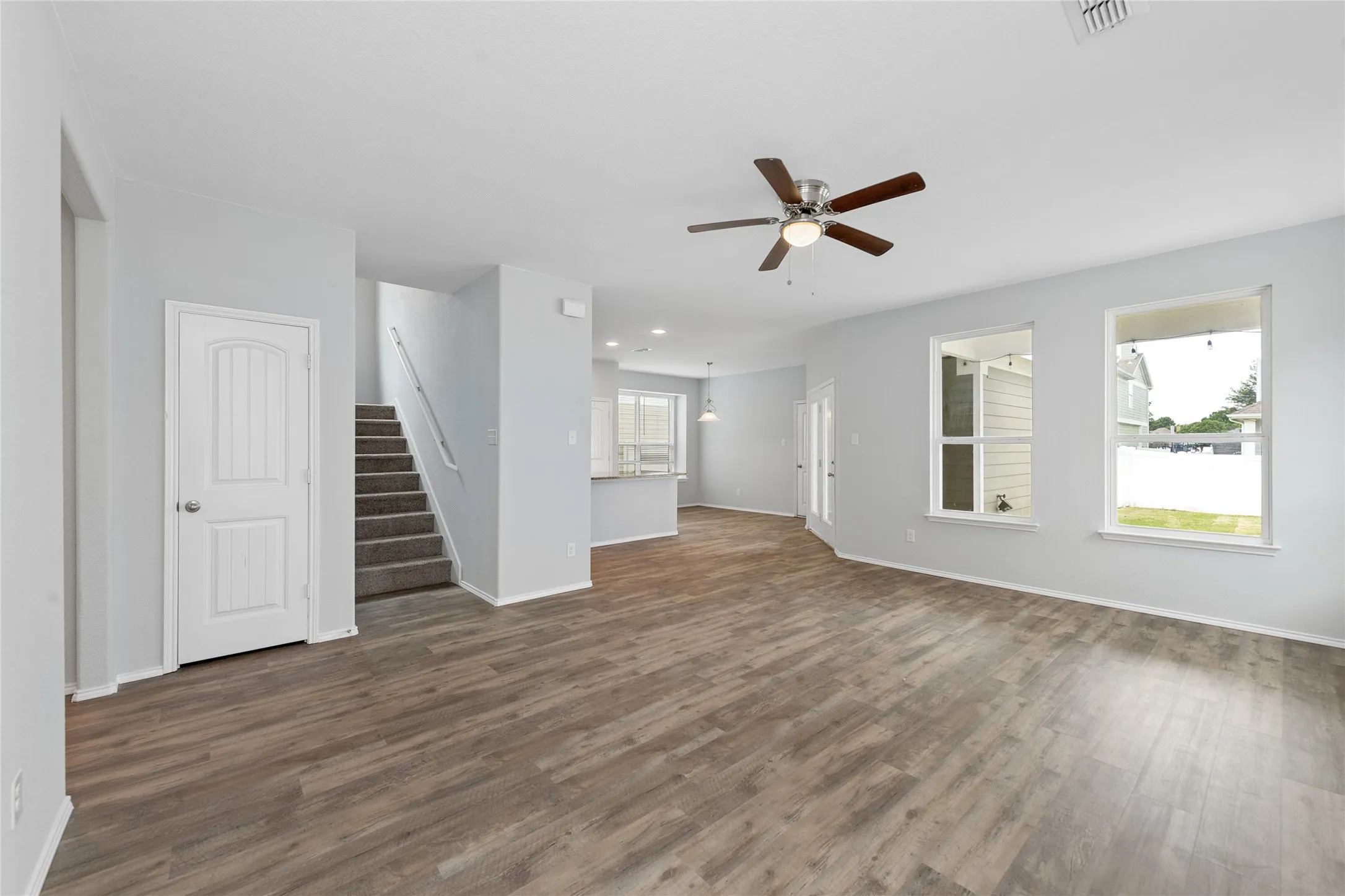 Single Family Residence For Sale in Denton County , 1009 Providence Boulevard, Providence Village, Texas 76227, 4 Bedroom, 3 Bathroom, 2 Garage spaces, 2,065 Sqft, built in 2014, mls#21319051, Real Estate Agent in Providence Village, Homes For Sale in Denton county, Homes For Sale in Providence Village, Realtor in Providence Village Texas, Real Estate Brokerage Independent Realty Texas, Luminita Cordes Realtor