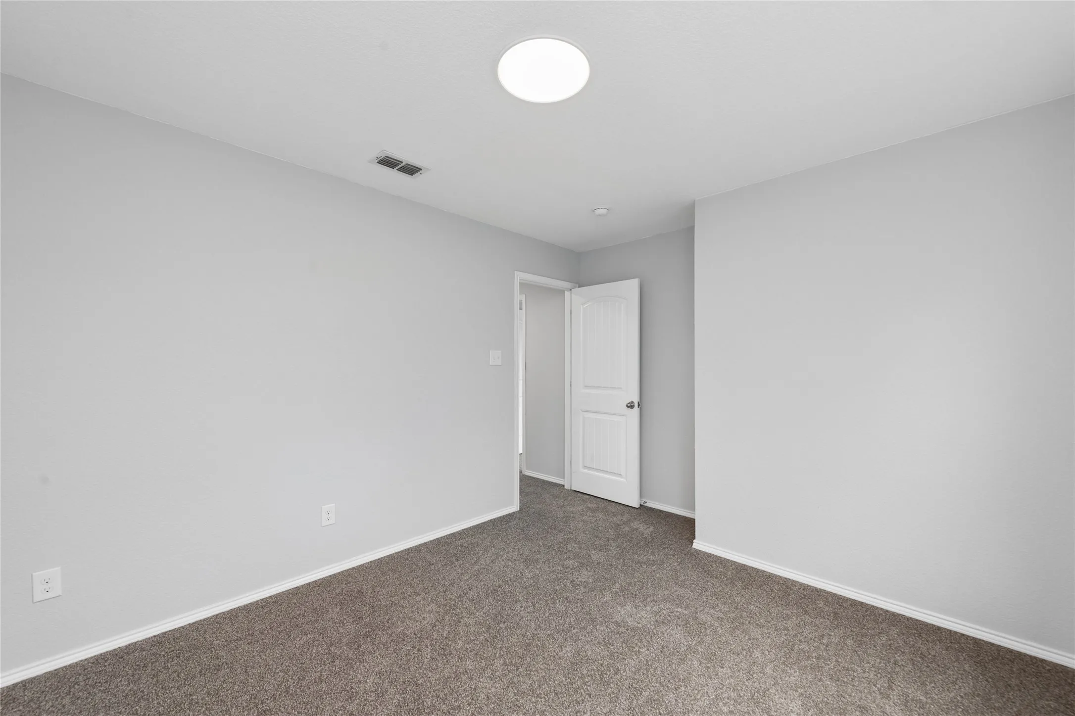 Single Family Residence For Sale in Denton County , 1009 Providence Boulevard, Providence Village, Texas 76227, 4 Bedroom, 3 Bathroom, 2 Garage spaces, 2,065 Sqft, built in 2014, mls#21319051, Real Estate Agent in Providence Village, Homes For Sale in Denton county, Homes For Sale in Providence Village, Realtor in Providence Village Texas, Real Estate Brokerage Independent Realty Texas, Luminita Cordes Realtor