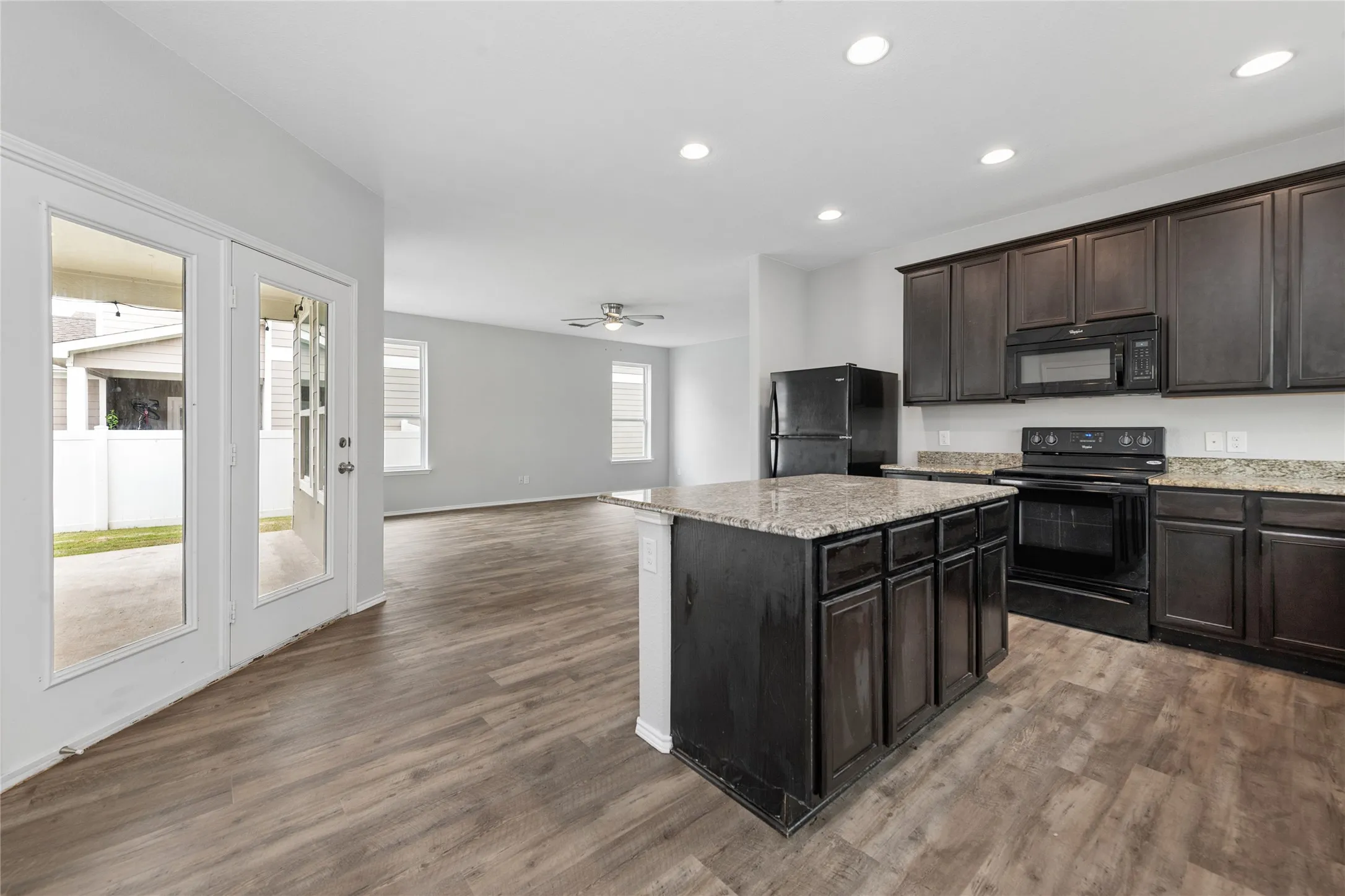 Single Family Residence For Sale in Denton County , 1009 Providence Boulevard, Providence Village, Texas 76227, 4 Bedroom, 3 Bathroom, 2 Garage spaces, 2,065 Sqft, built in 2014, mls#21319051, Real Estate Agent in Providence Village, Homes For Sale in Denton county, Homes For Sale in Providence Village, Realtor in Providence Village Texas, Real Estate Brokerage Independent Realty Texas, Luminita Cordes Realtor
