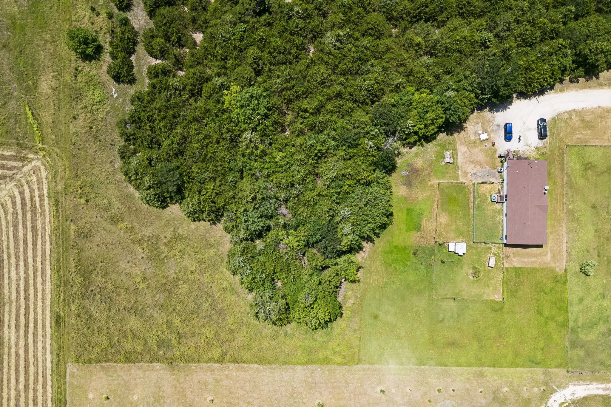 Single Family Residence For Sale in Grayson County , 3310 Old Sherman Road, Whitesboro, Texas 76273, 5 Bedroom, 3 Bathroom, Garage spaces, 2,176 Sqft, built in 2006, mls#21317723, Real Estate Agent in Whitesboro, Homes For Sale in Grayson county, Homes For Sale in Whitesboro, Realtor in Whitesboro Texas, Real Estate Brokerage Independent Realty Texas, Luminita Cordes Realtor