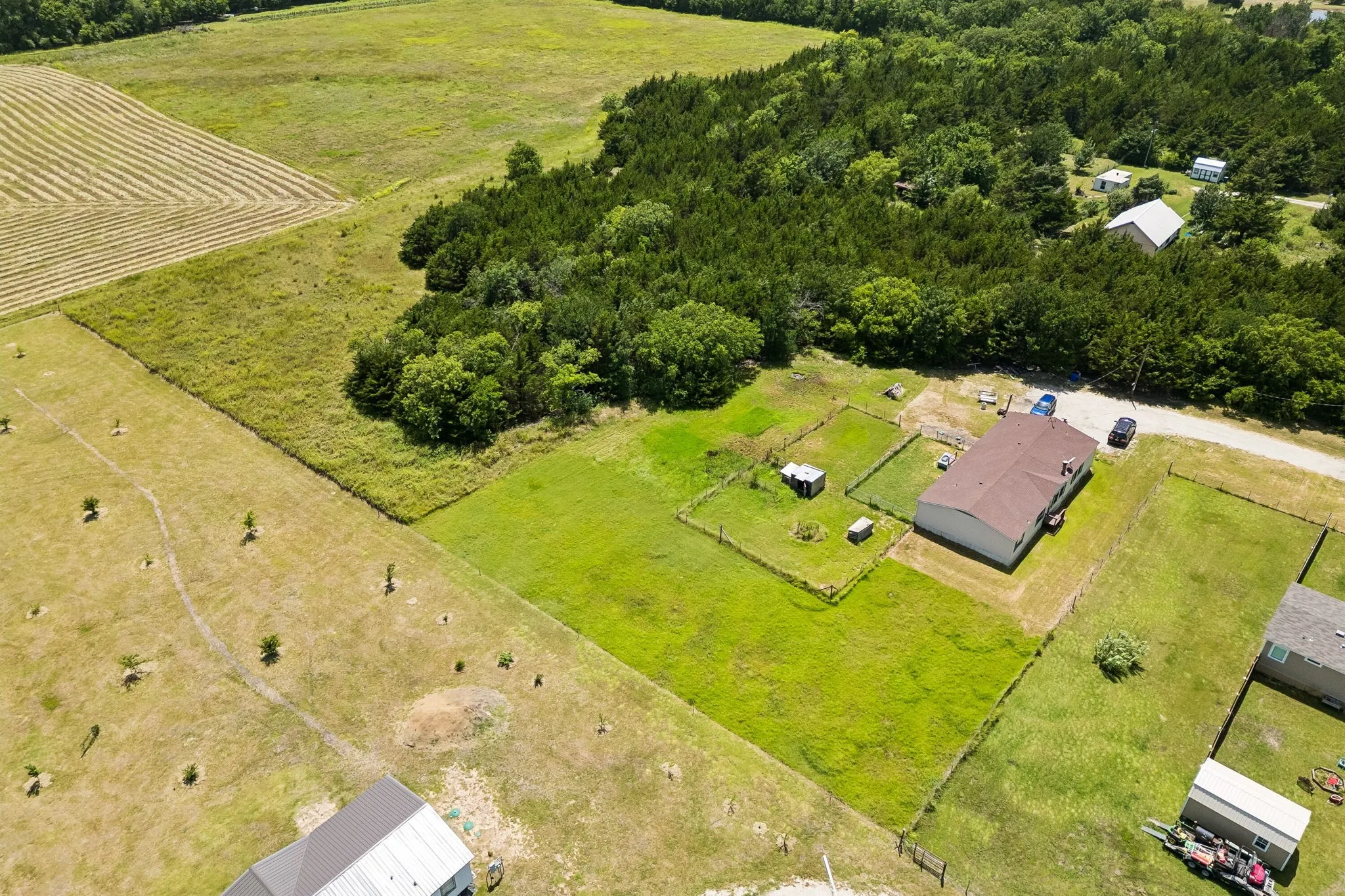 Single Family Residence For Sale in Grayson County , 3310 Old Sherman Road, Whitesboro, Texas 76273, 5 Bedroom, 3 Bathroom, Garage spaces, 2,176 Sqft, built in 2006, mls#21317723, Real Estate Agent in Whitesboro, Homes For Sale in Grayson county, Homes For Sale in Whitesboro, Realtor in Whitesboro Texas, Real Estate Brokerage Independent Realty Texas, Luminita Cordes Realtor