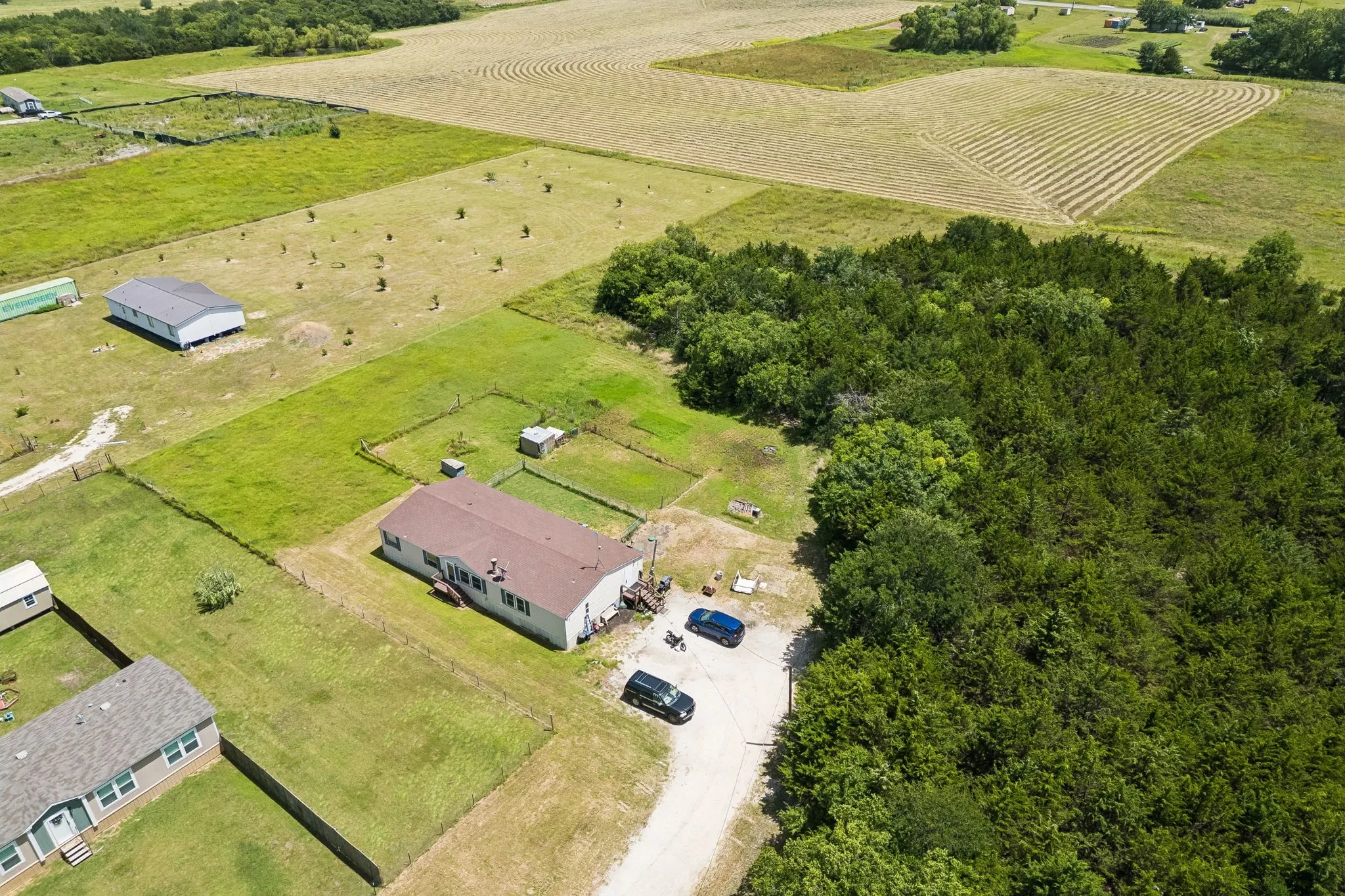 Single Family Residence For Sale in Grayson County , 3310 Old Sherman Road, Whitesboro, Texas 76273, 5 Bedroom, 3 Bathroom, Garage spaces, 2,176 Sqft, built in 2006, mls#21317723, Real Estate Agent in Whitesboro, Homes For Sale in Grayson county, Homes For Sale in Whitesboro, Realtor in Whitesboro Texas, Real Estate Brokerage Independent Realty Texas, Luminita Cordes Realtor