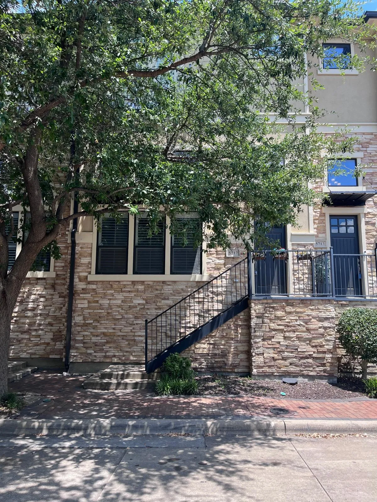 Townhouse For Rent in Collin County , 5717 PANTHEON Court, Plano, Texas 75024, 3 Bedroom, 3 Bathroom, 2 Garage spaces, 1,690 Sqft, built in 2005, mls#21319063, Real Estate Agent in Plano, Homes For Rent in Collin county, Homes For Rent in Plano, Realtor in Plano Texas, Real Estate Brokerage Independent Realty Texas, Luminita Cordes Realtor